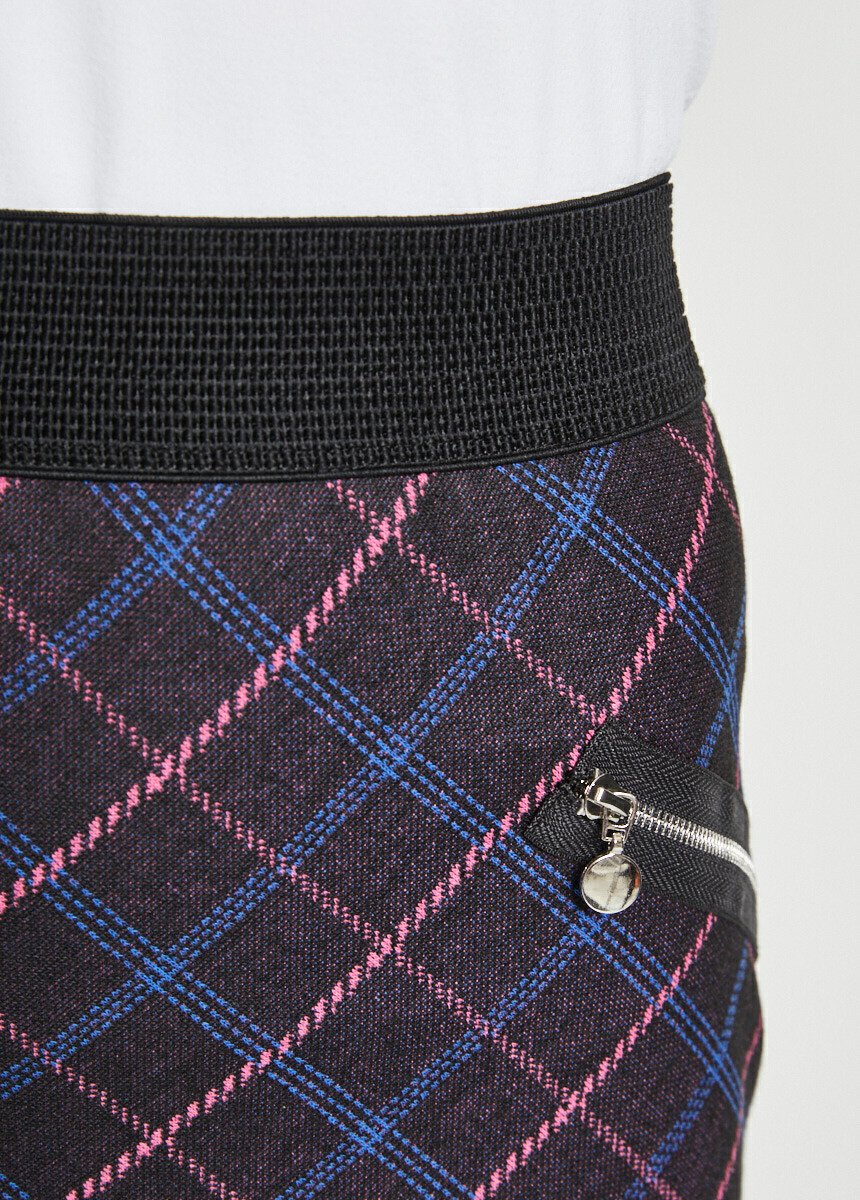 Saia_reta_em_malha_lisa_ou_jacquard_Carreaux_DE1_slim