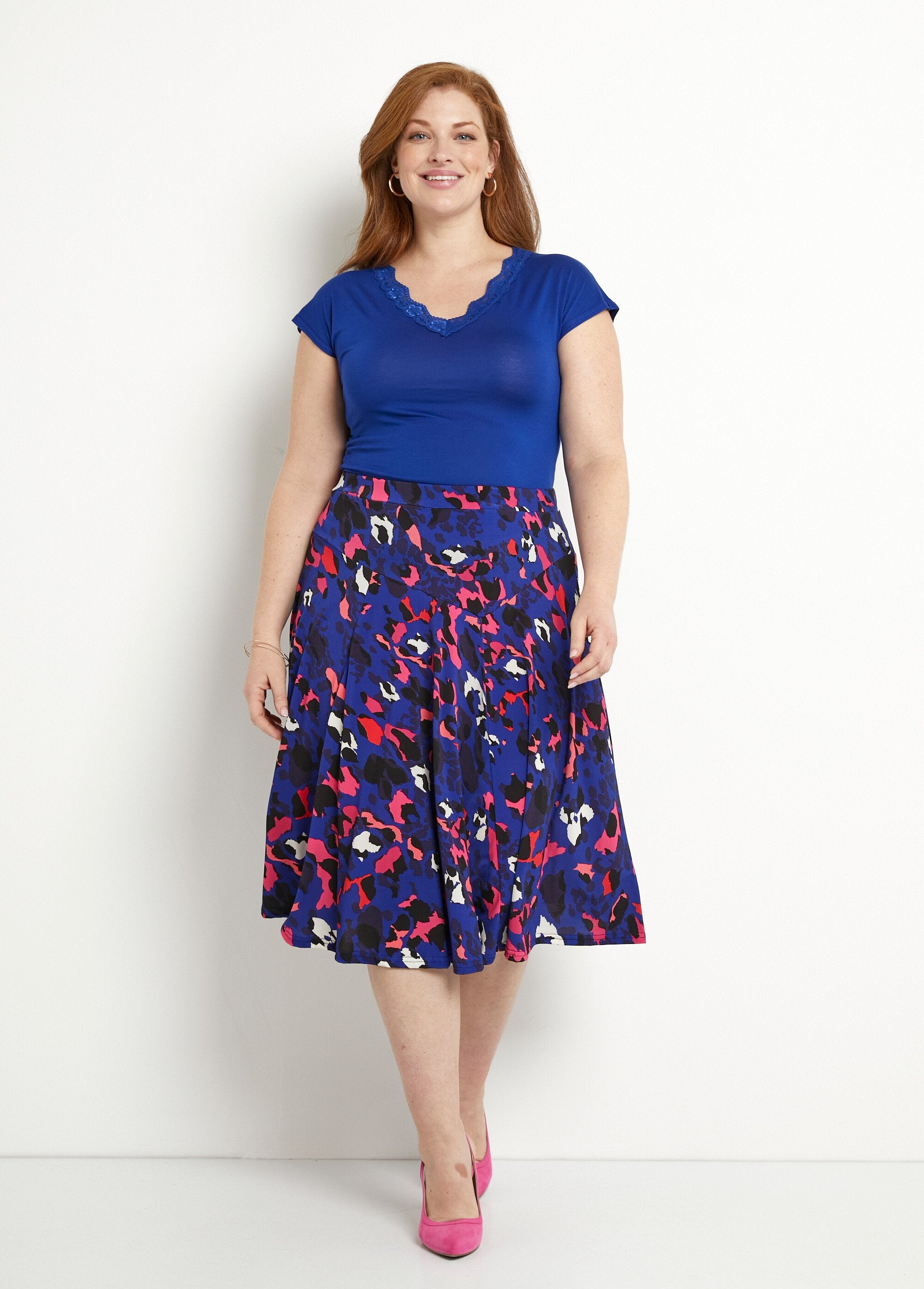 Saia_midi_flare_com_estampa_de_leopardo_Bleu_et_fuchsia_SF1_curvy