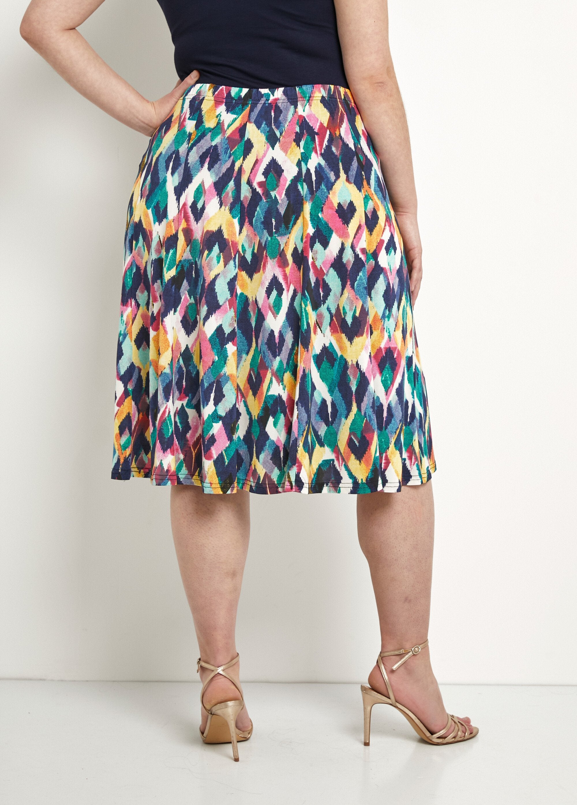 Saia_midi_flare_estampada_Multicolore_DO1_curvy