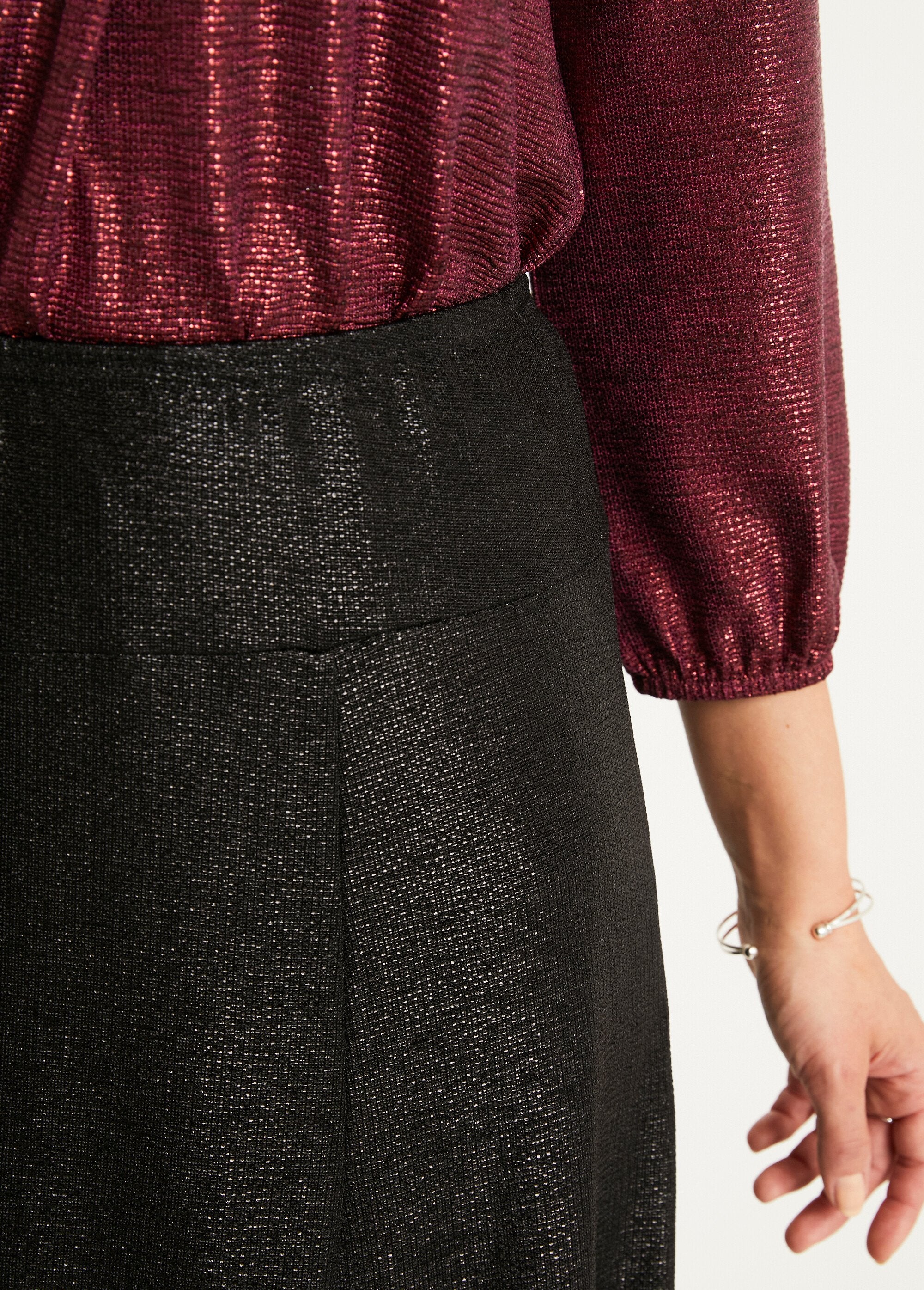 Saia_midi_flare_em_malha_brilhante_Noir_DE2_slim