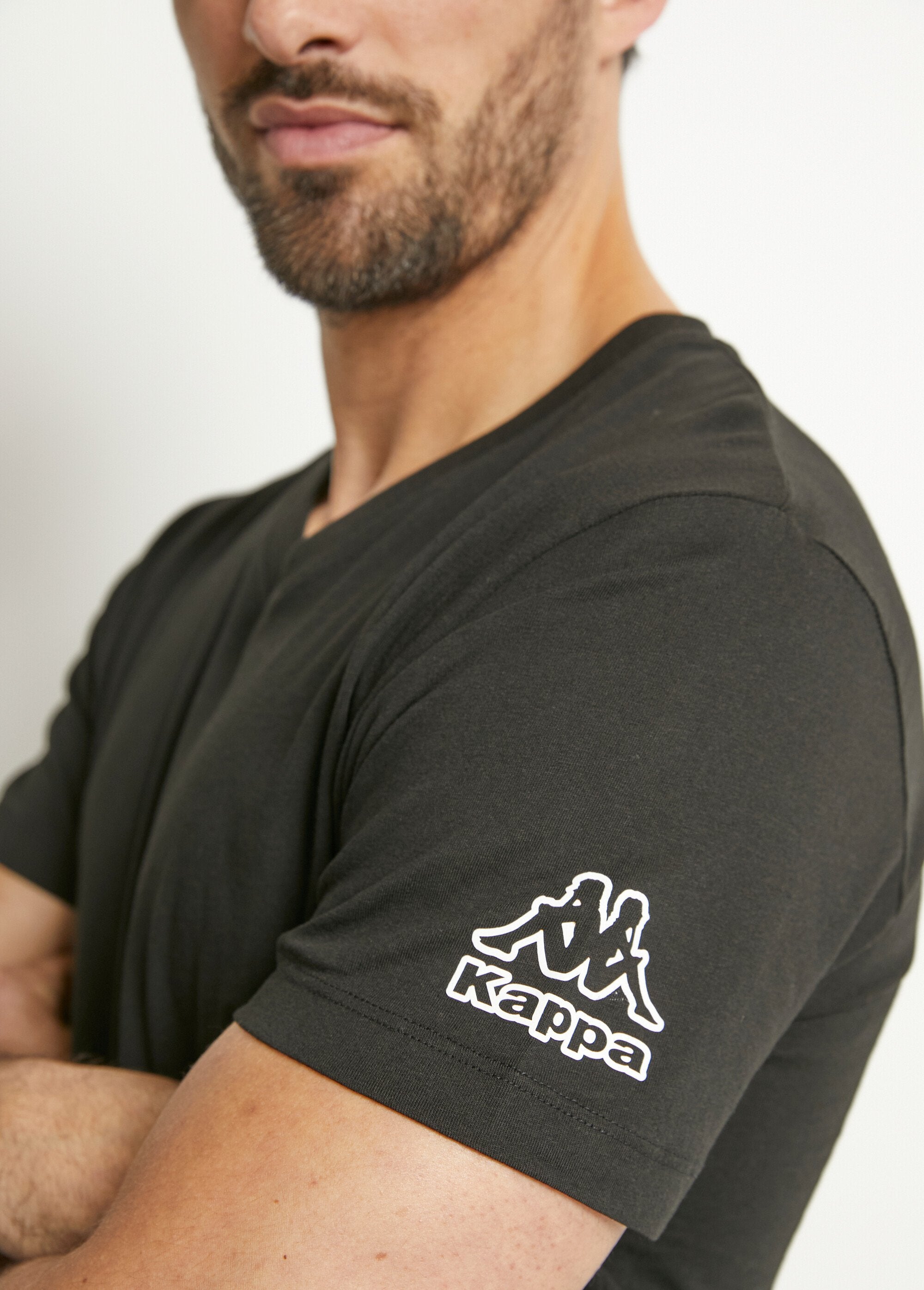 Pacote_de_2_camisetas_com_logo_e_decote_em_V,_leves_Noir_lot_2_DE1_slim