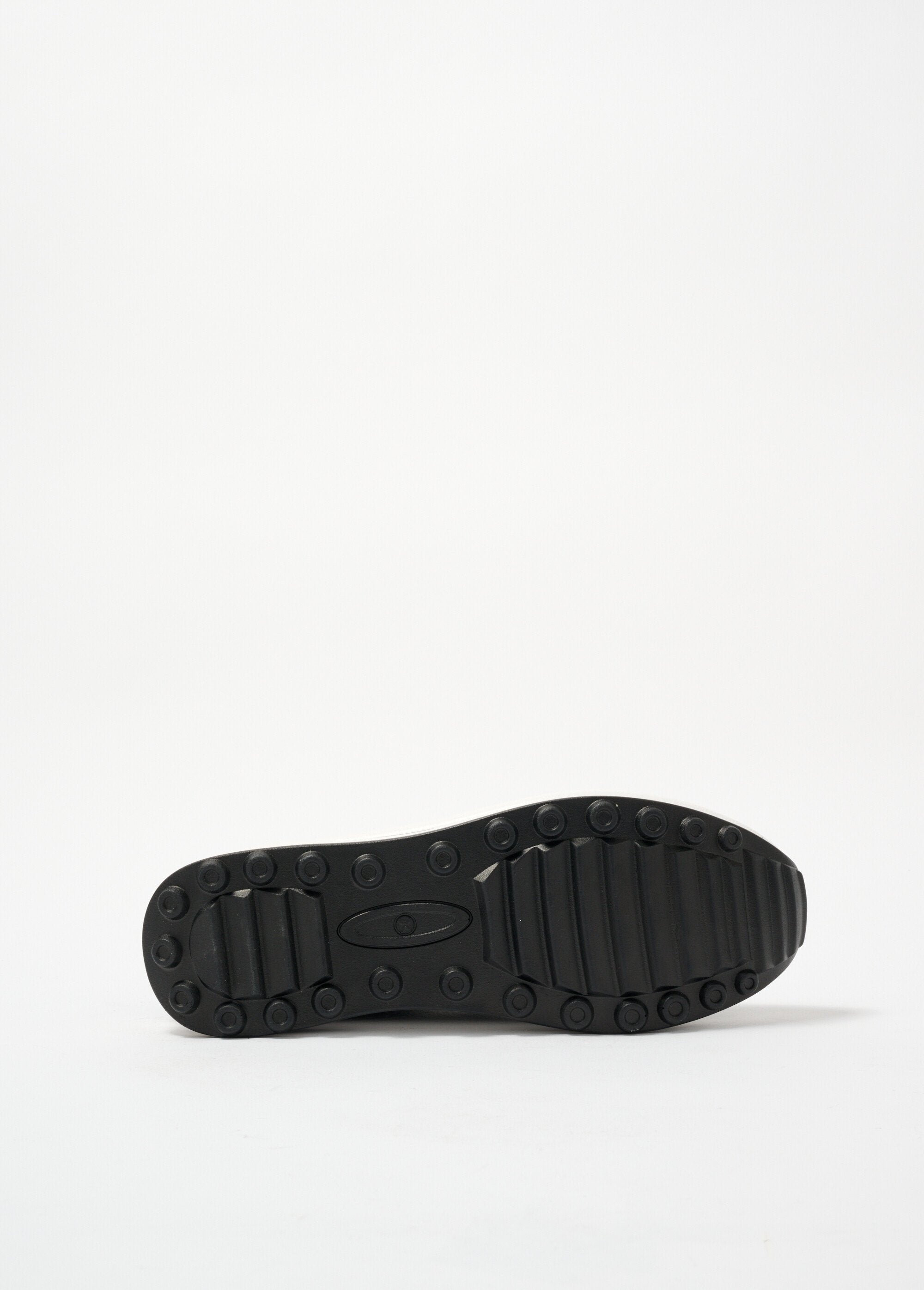 Tênis_de_couro_perfurado_Noir_UN1_slim