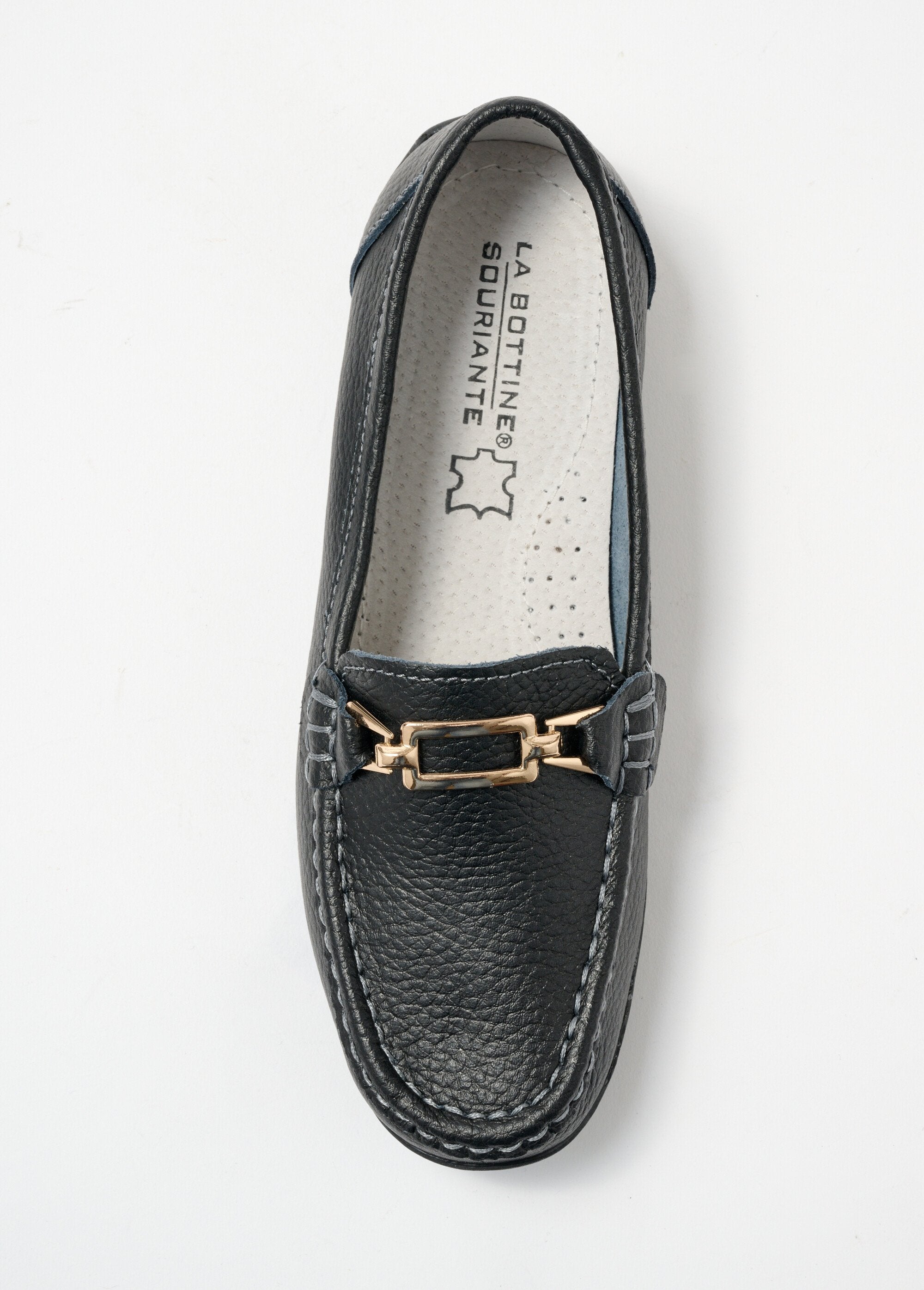 Mocassins_com_detalhes_em_metal_e_sola_antiderrapante_Noir_OV1_slim