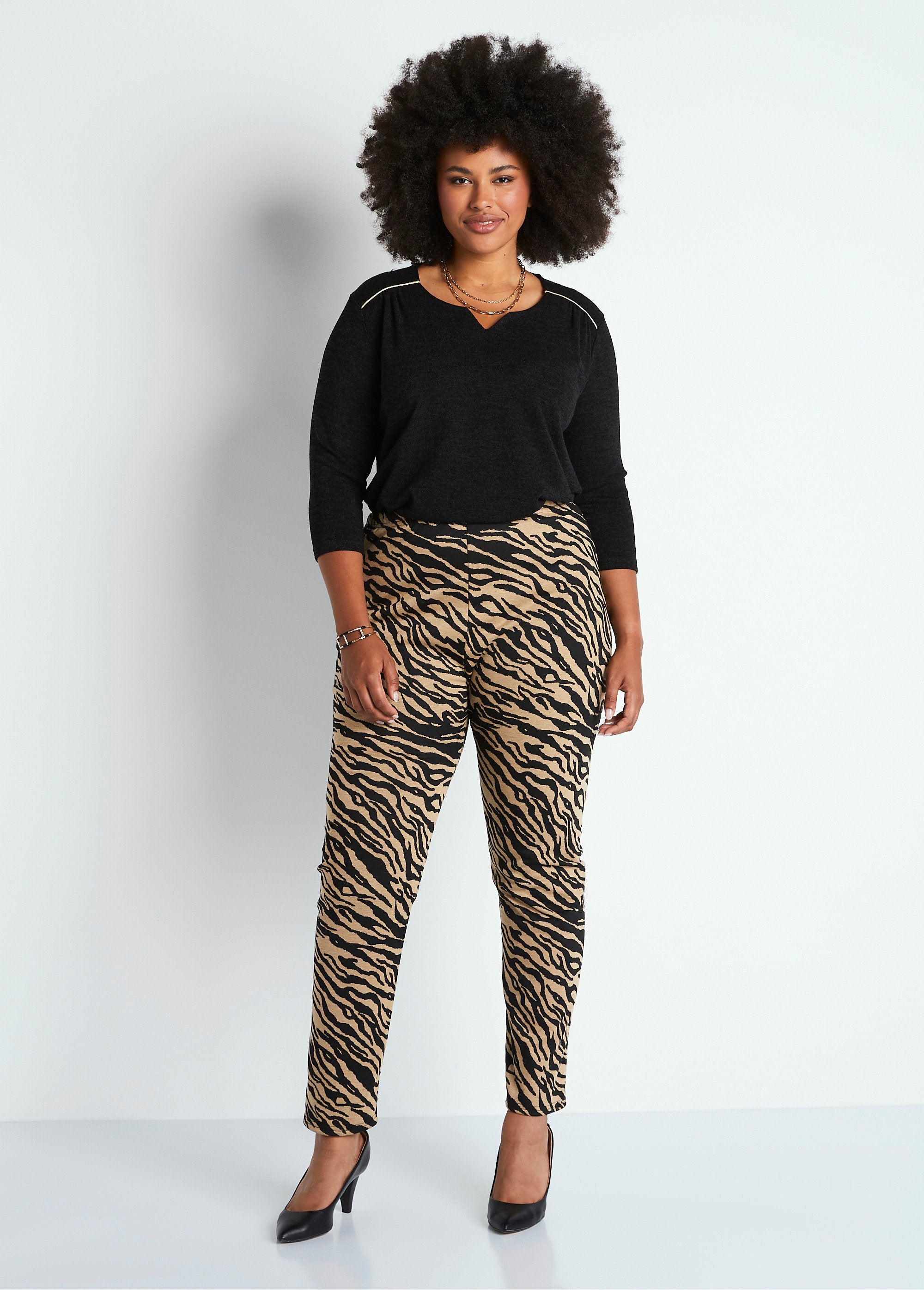 Legging_em_malha_jacquard_com_elástico_na_cintura_Camelo_zebra_SF1_curvy