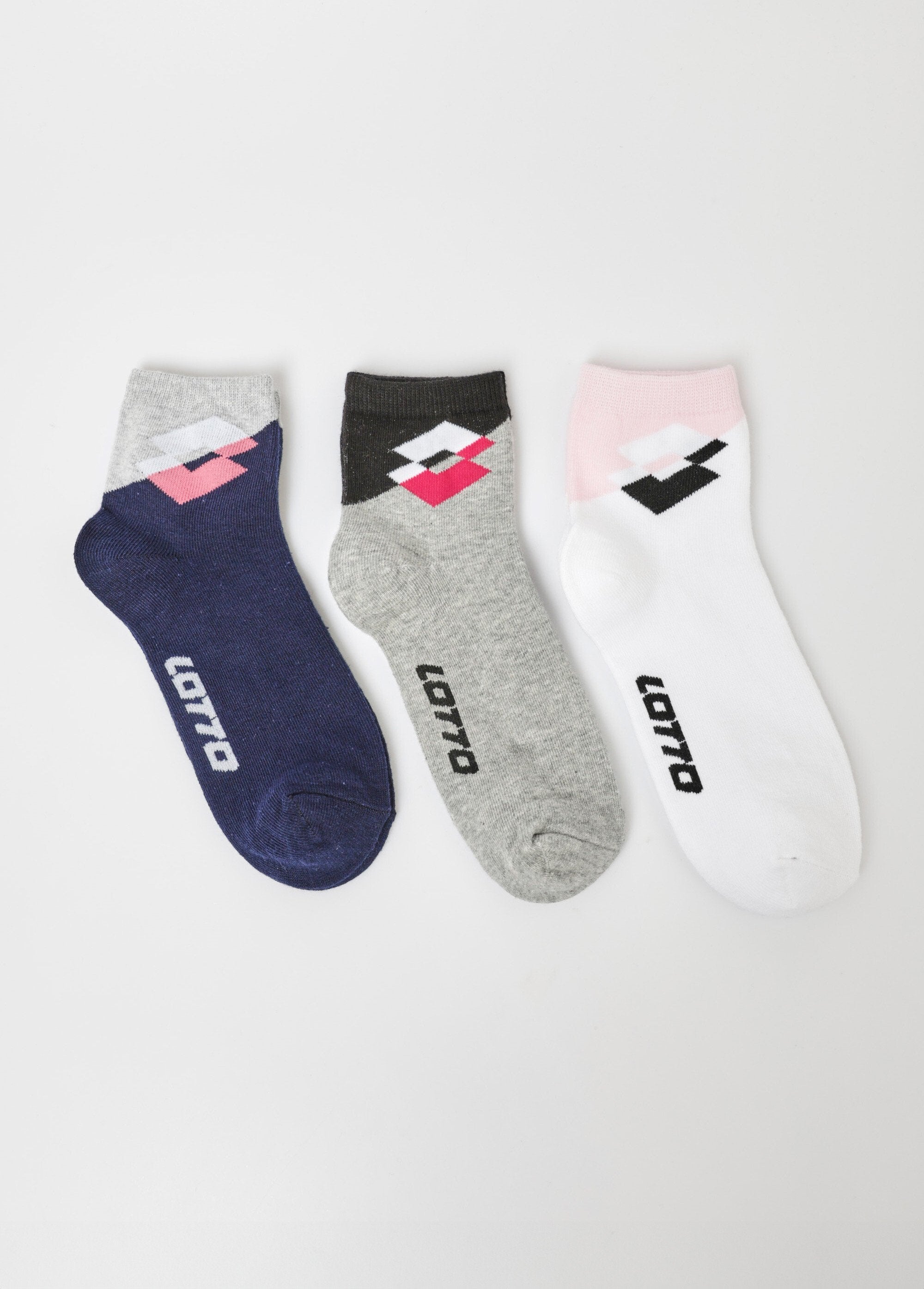 Pacote_com_3_meias_coloridas_sortidas_com_logotipo_Assortis_bleu_DE1_slim