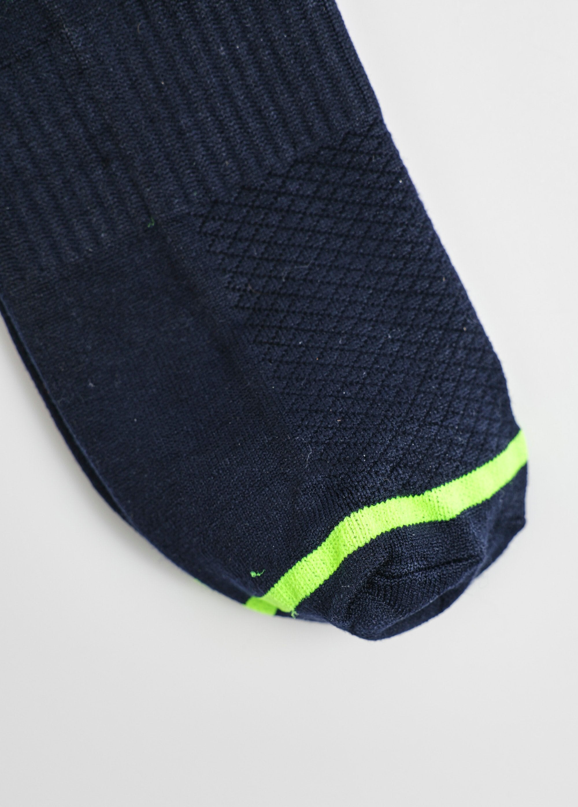 Pacote_com_3_meias_coloridas_sortidas_Bleu_et_jaune_et_blanc_DE3_slim