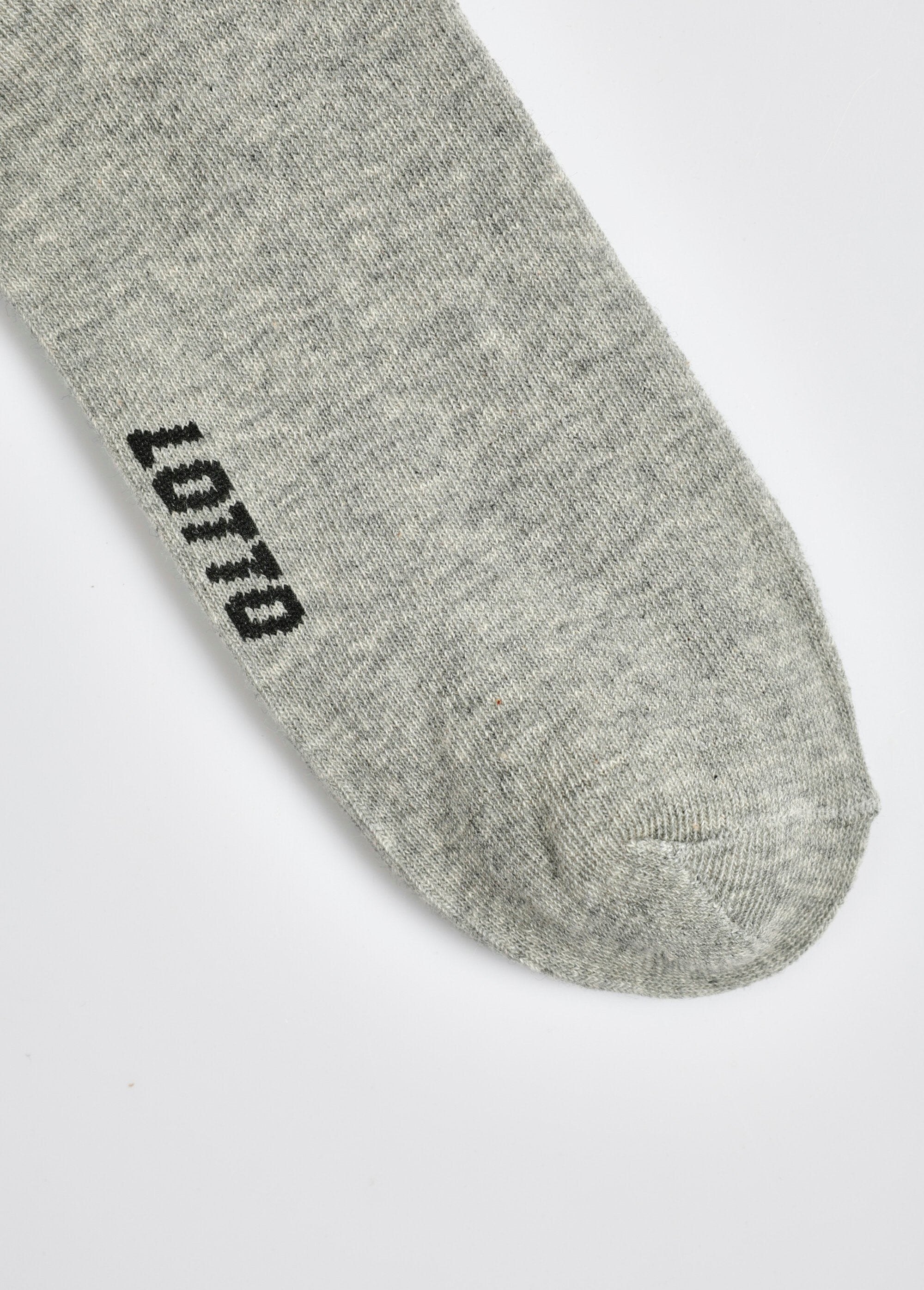 Pacote_com_3_meias_esportivas_sortidas_Assortis_gris_DE3_slim