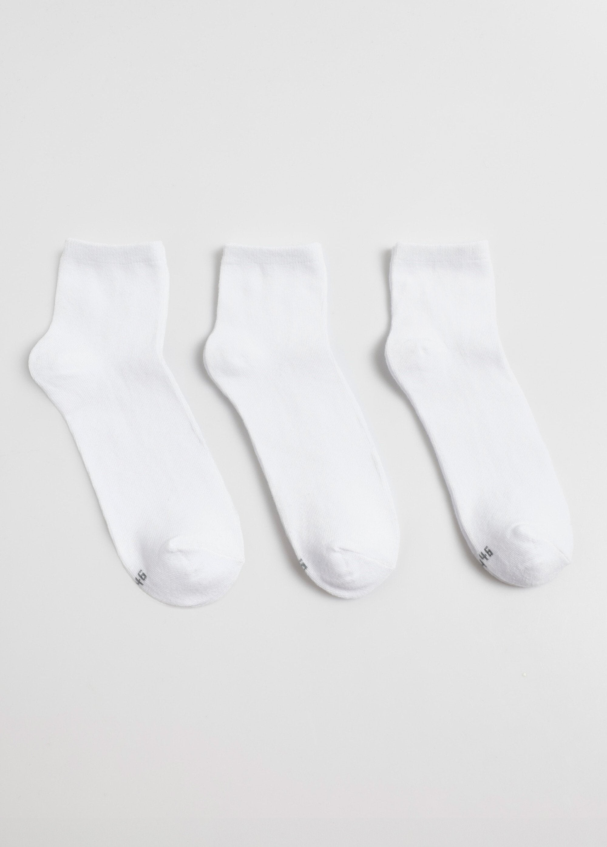 Pacote_com_3_meias,_itens_básicos_Blanc_DE1_slim