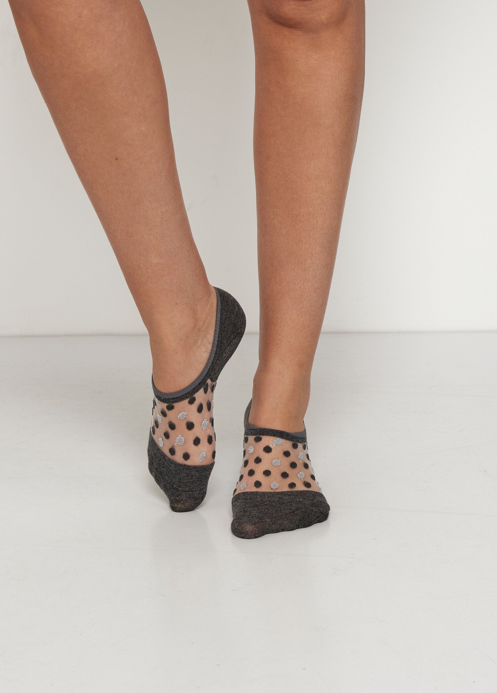 Pacote_com_3_meias_invisíveis,_sortidas_em_tons_escuros_Gris_FA2_slim