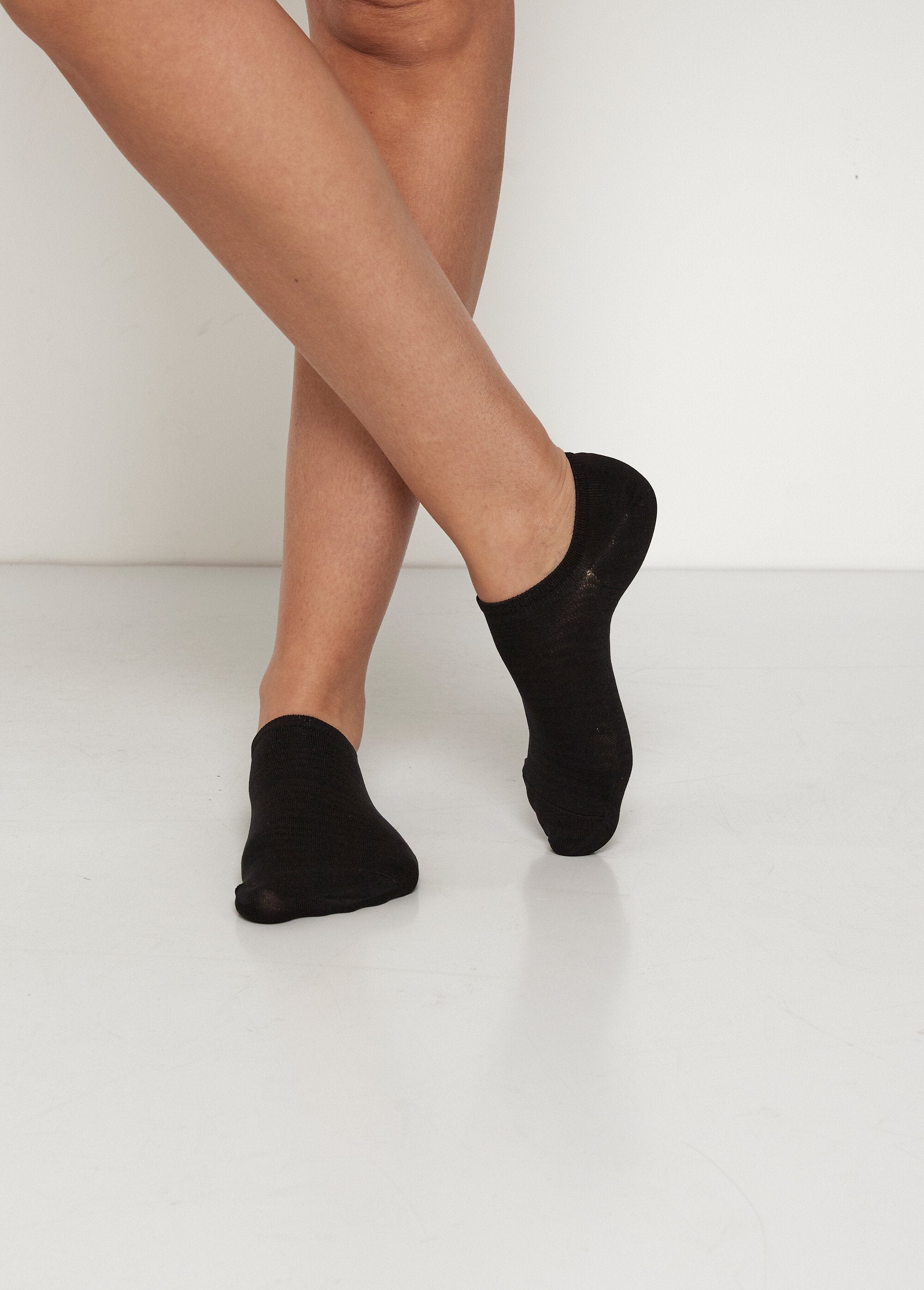 Pacote_com_3_meias_de_microfibra_invisíveis,_escuras_Assortis_blanc__FA2_slim