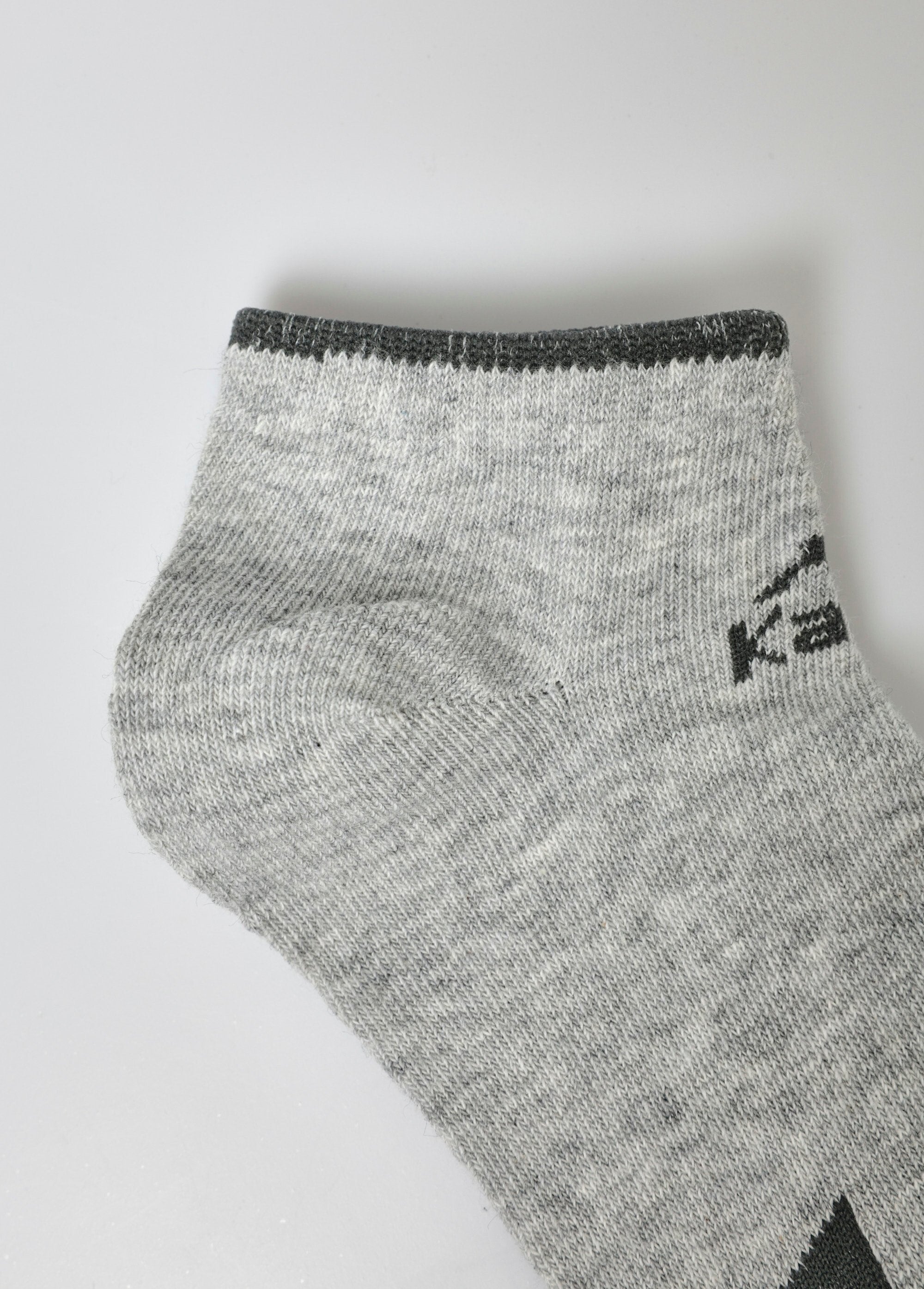 Pacote_de_3_meias_listradas_e_com_logotipo_Assortis_blanc_DE3_slim