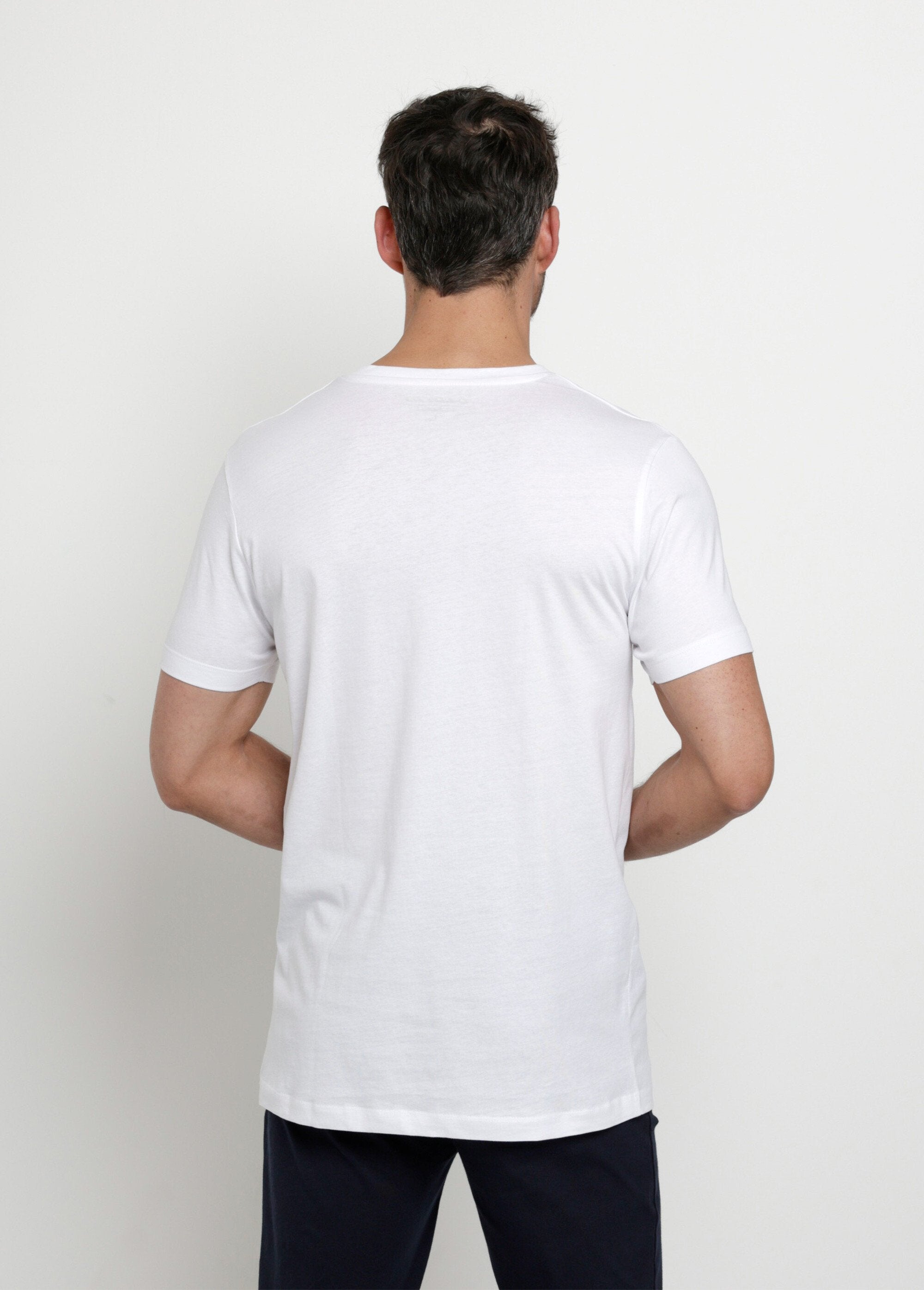 Camisetas_essenciais_de_manga_curta_e_decote_em_V_Blanc_DO1_slim