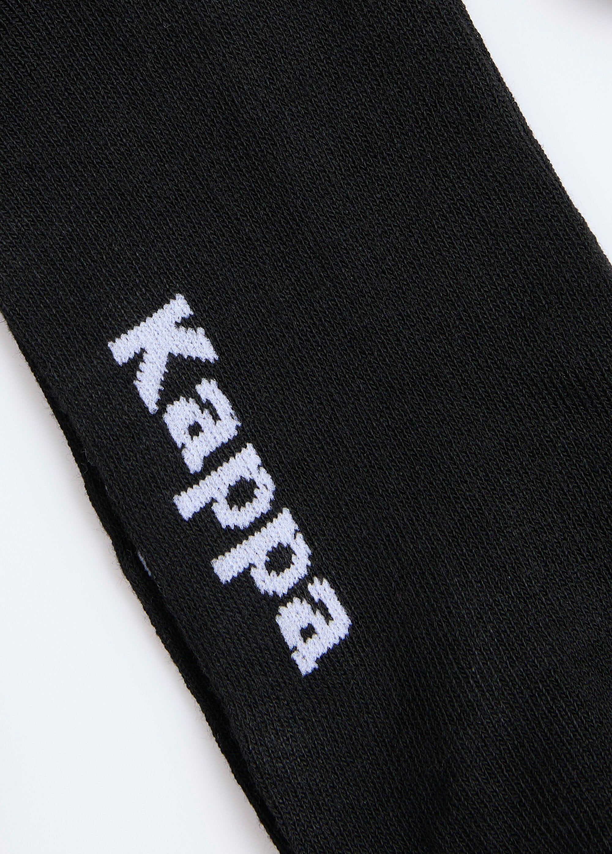 Meias_esportivas_de_cano_médio_com_punho_listrado_Noir_DE3_slim