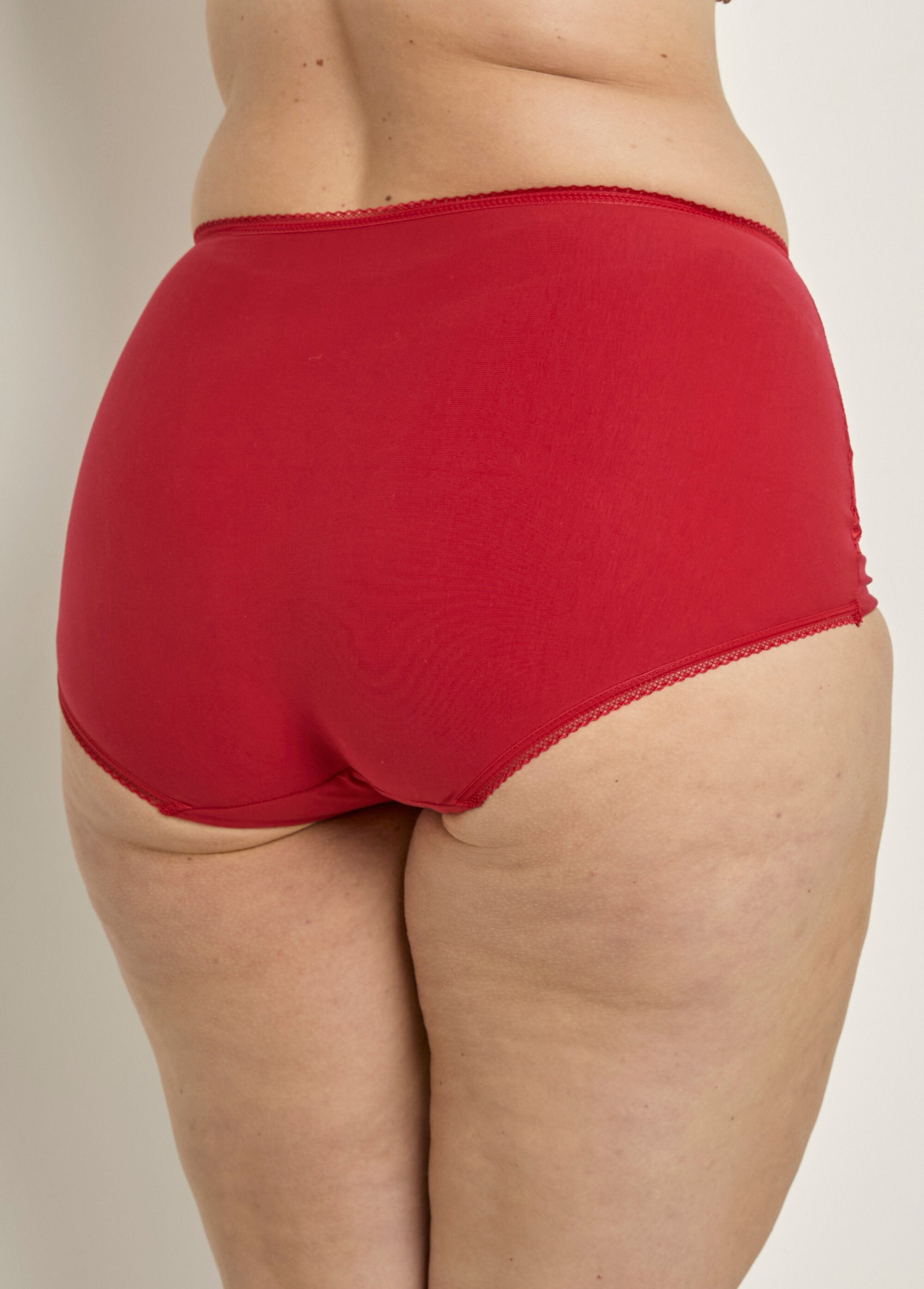 Senhorita_Maria®_-_Cinta-calça_de_renda_de_cintura_alta_Carmin_DO1_curvy