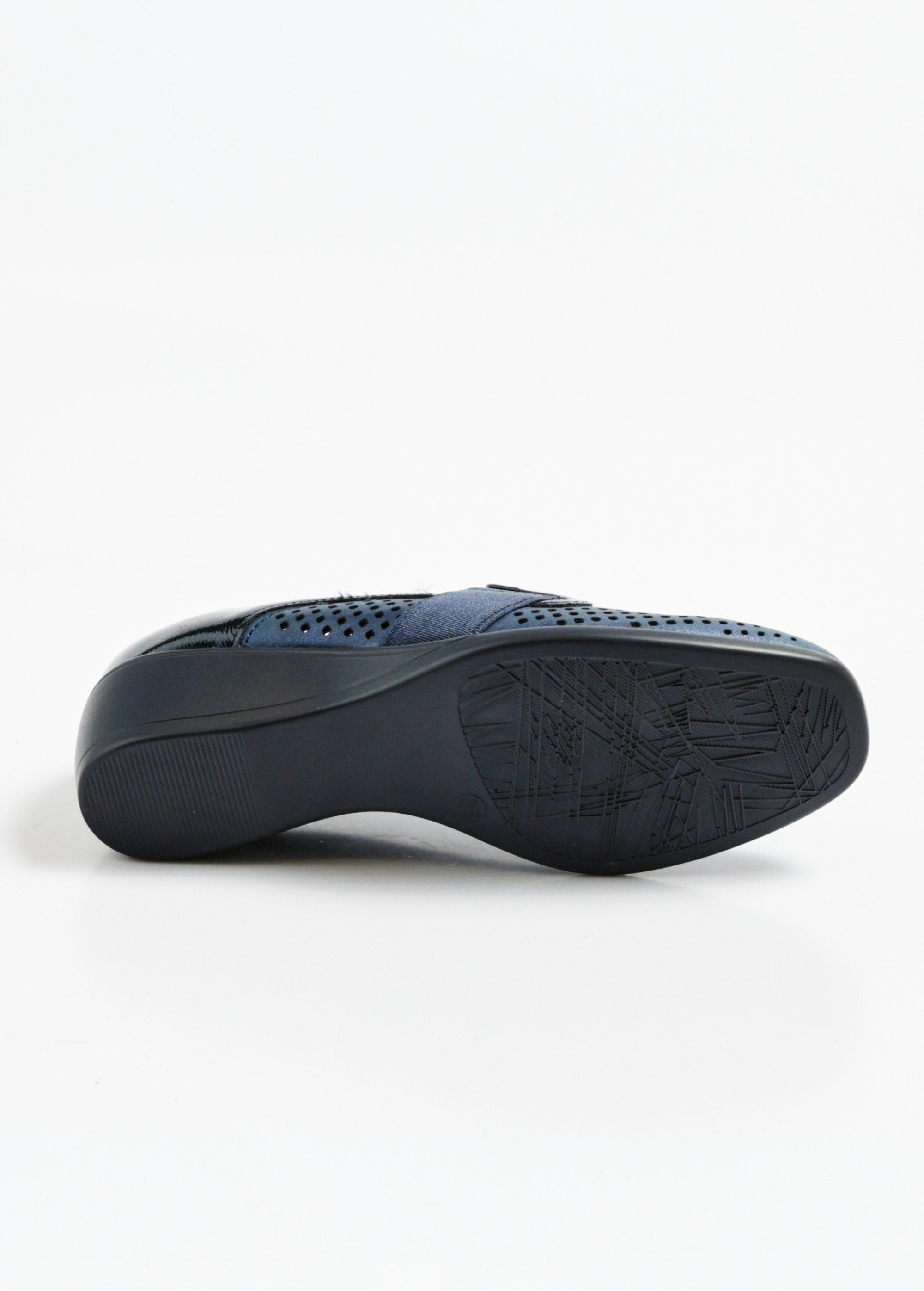 Mocassins_perfurados_com_detalhes_extravagantes_Bleu_UN1_slim