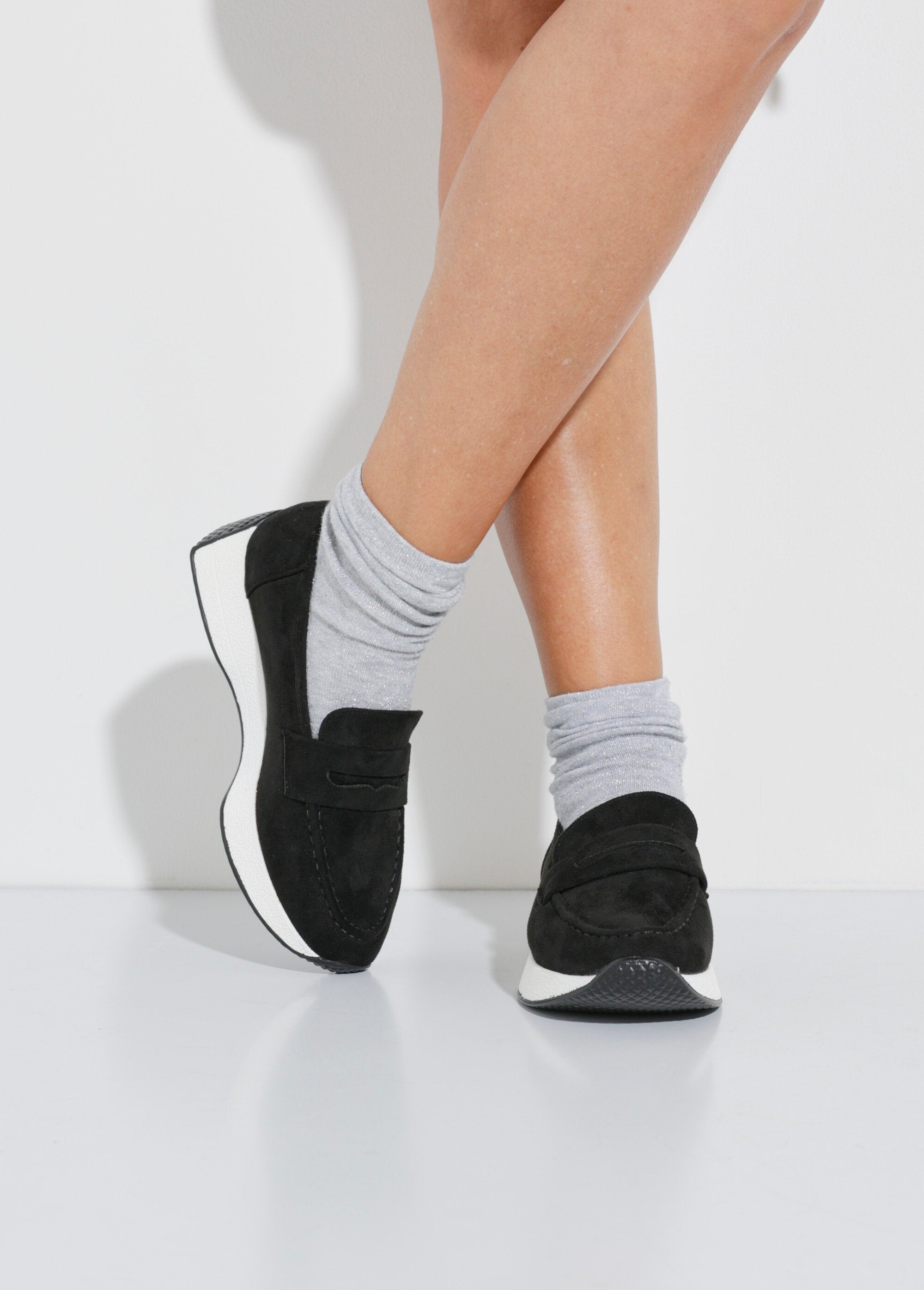 Mocassins_com_sola_de_cunha_contrastante_Noir_SF1_slim