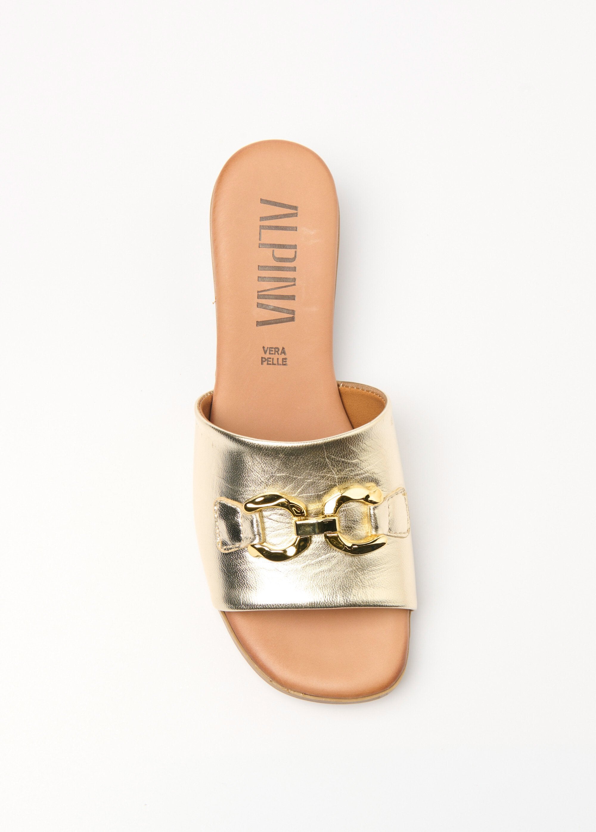 Mule_de_couro_com_salto_e_detalhe_em_metal_Dore_OV1_slim