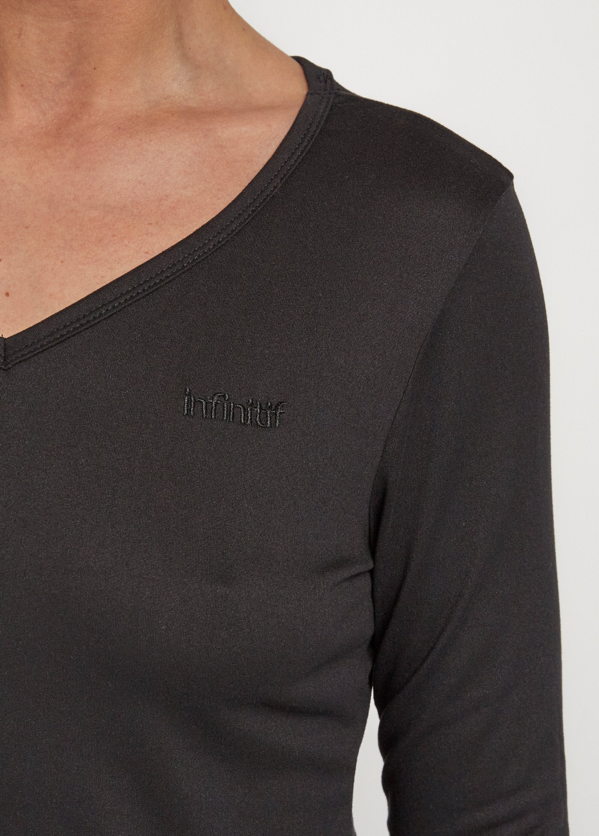 Pijama_de_manga_comprida_com_calças_estampadas_Noir_DE1_slim