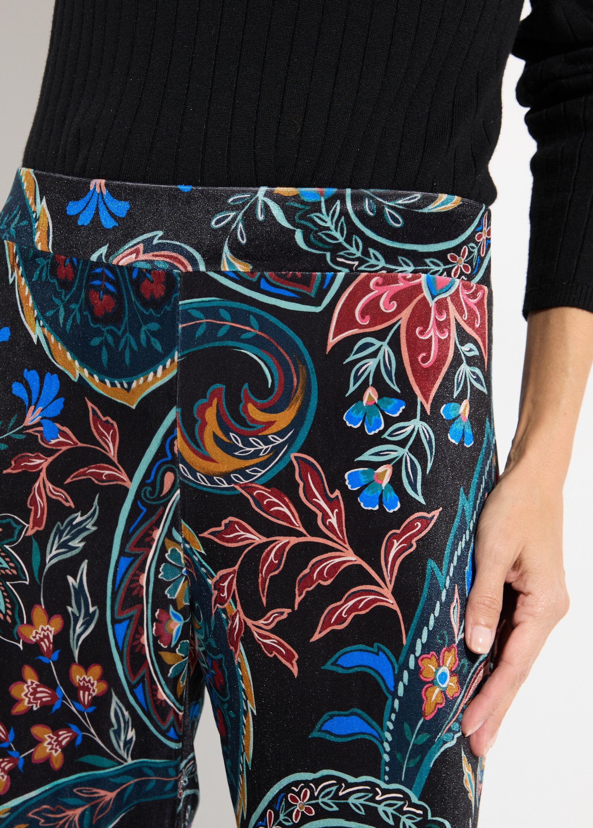 Calças_de_veludo_com_estampado_de_paisley_Noir_imprime_DE1_slim