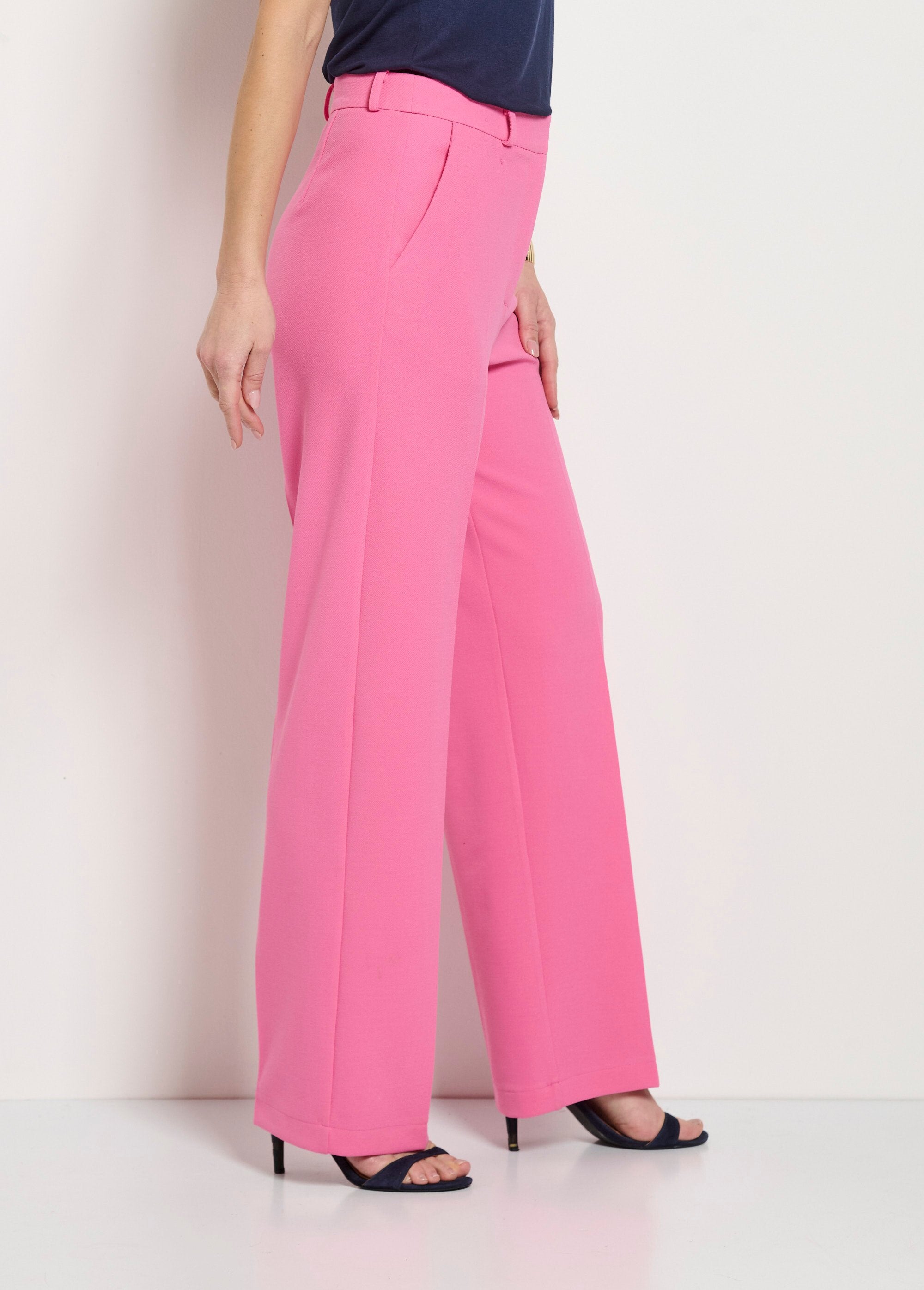 Calças_largas_e_esvoaçantes_Rose_DR1_slim