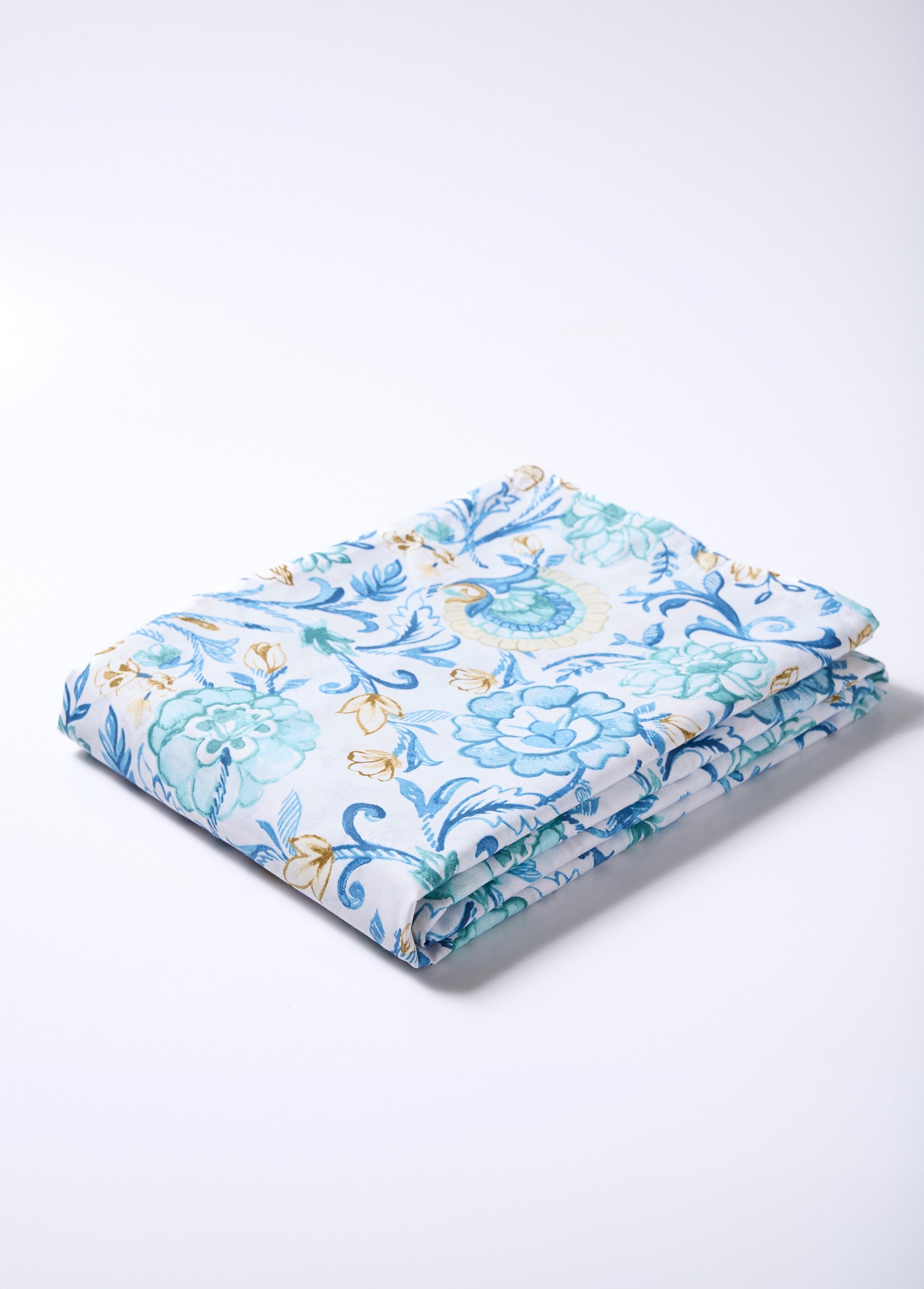 Conjunto_de_cama_de_4_peças_com_lençol_plano,_camélias_Bleu_DE2_slim
