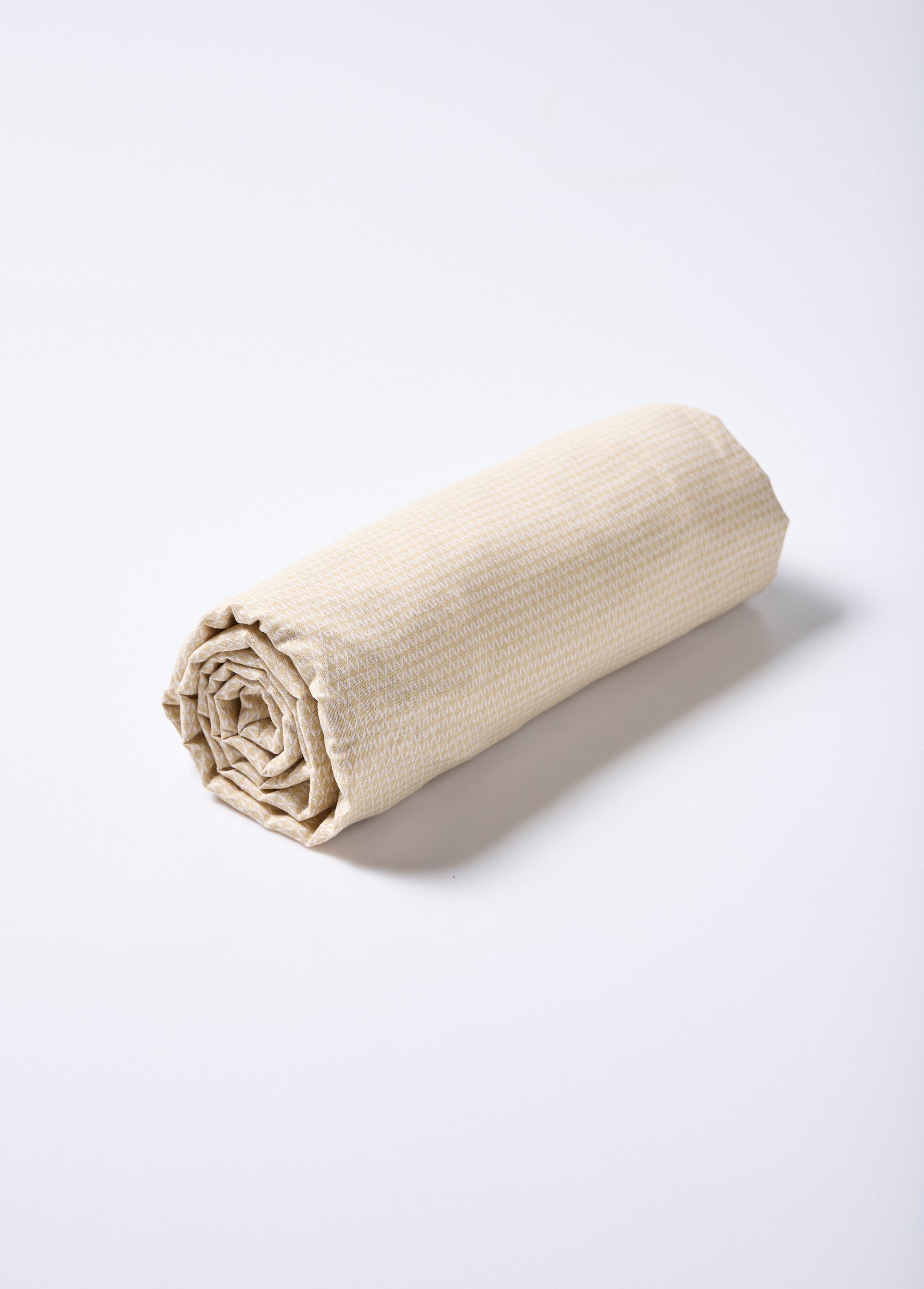 Conjunto_de_cama_de_4_peças_com_lençol_plano,_camélias_Bleu_DE3_slim