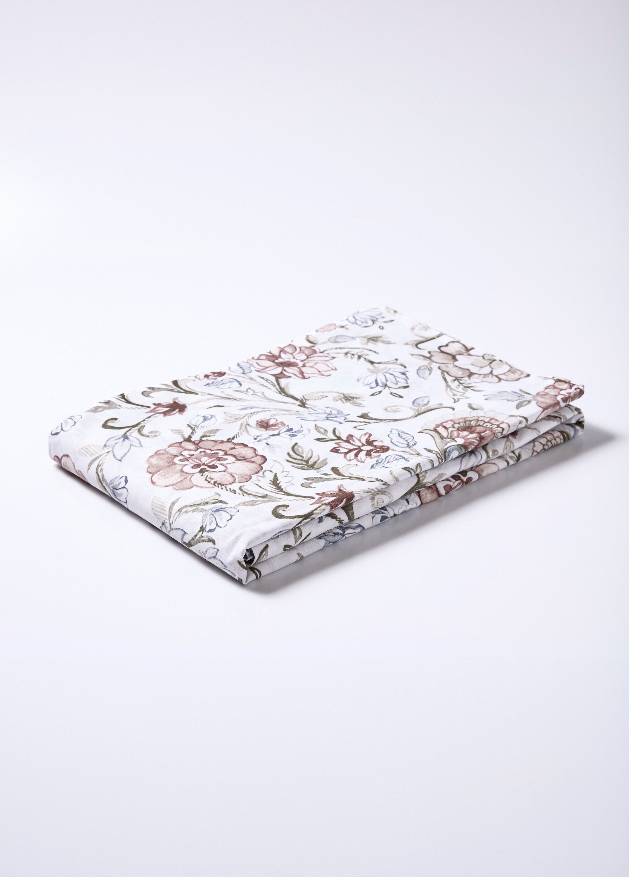 Conjunto_de_cama_de_4_peças_com_lençol_plano,_camélias_Gris_DE2_slim