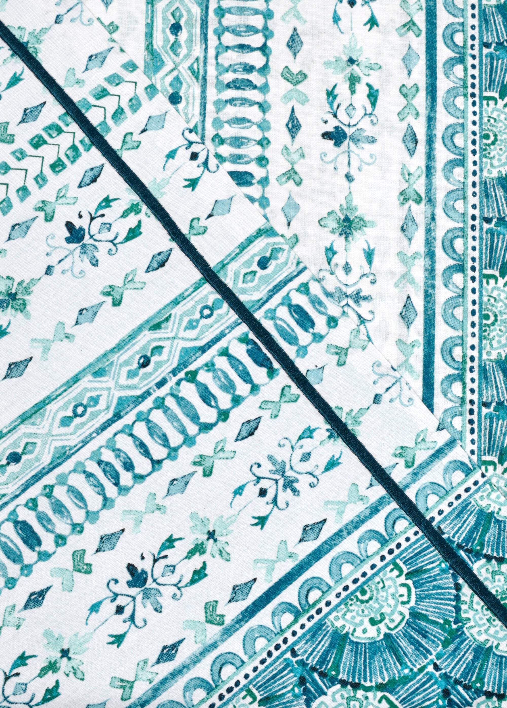 Conjunto_de_roupa_de_cama_de_4_peças_com_lençol_plano,_ventoinhas_Bleu_DO1_slim