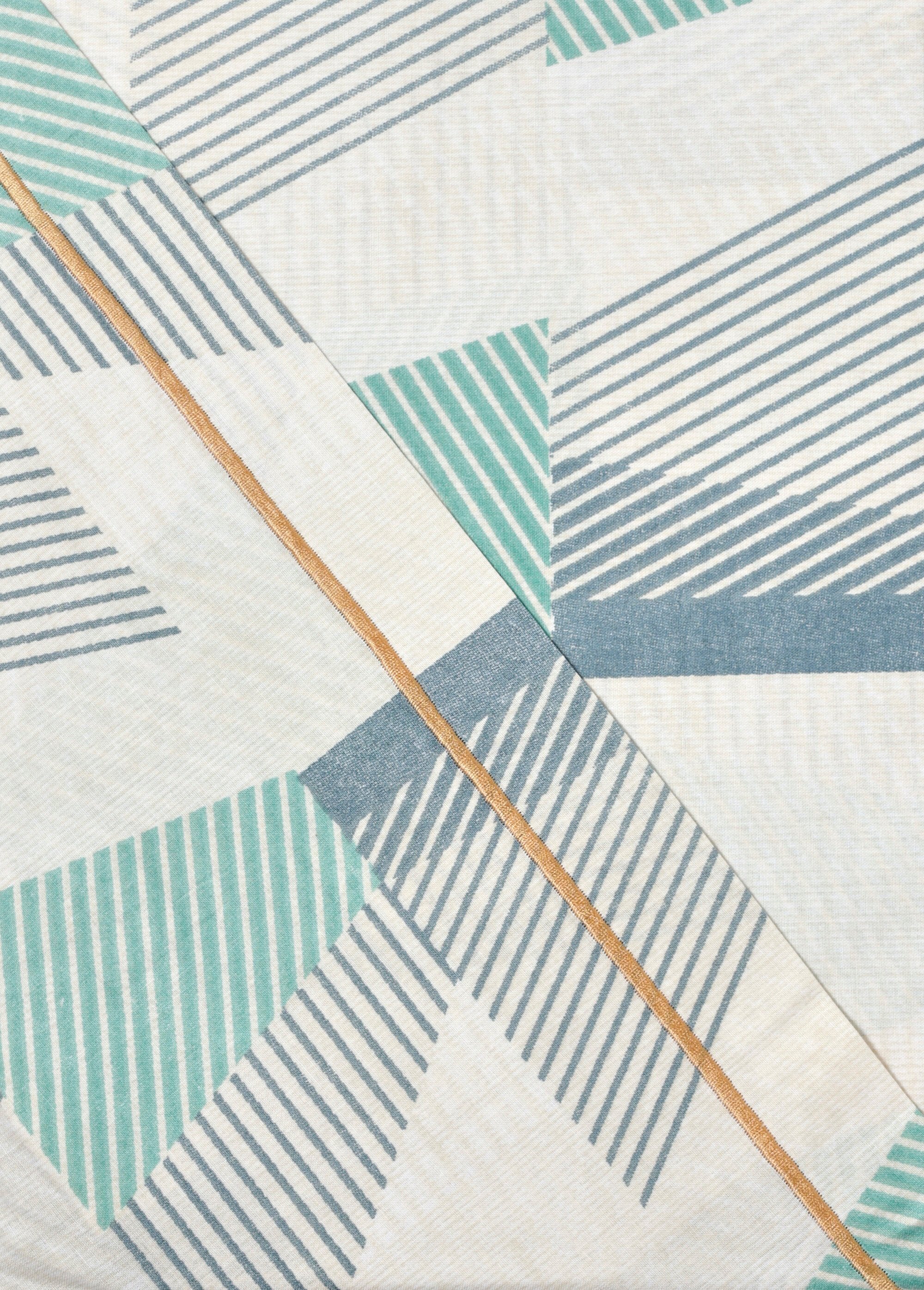 Conjunto_de_cama_de_4_peças_com_lençol_plano,_a_cores_Imprime_bleu_DO1_slim