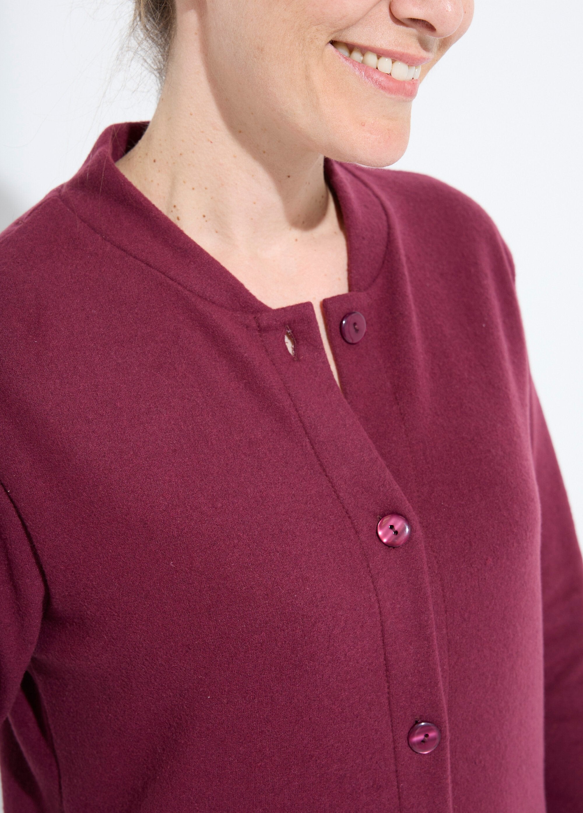 Roupão_de_banho_curto_de_malha_de_Milão_com_botões_Bordeaux_DE1_slim