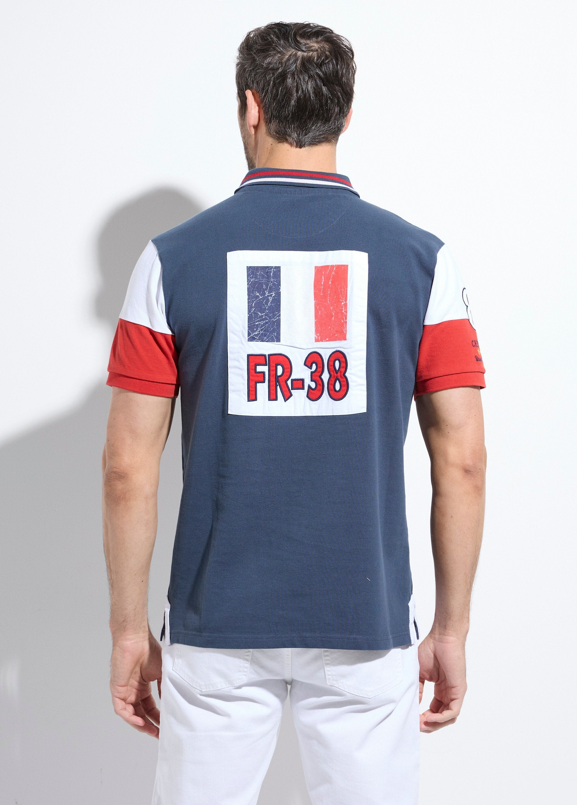 Pólo_tricolor_com_detalhes_desportivos_chiques_Marine_DO1_slim