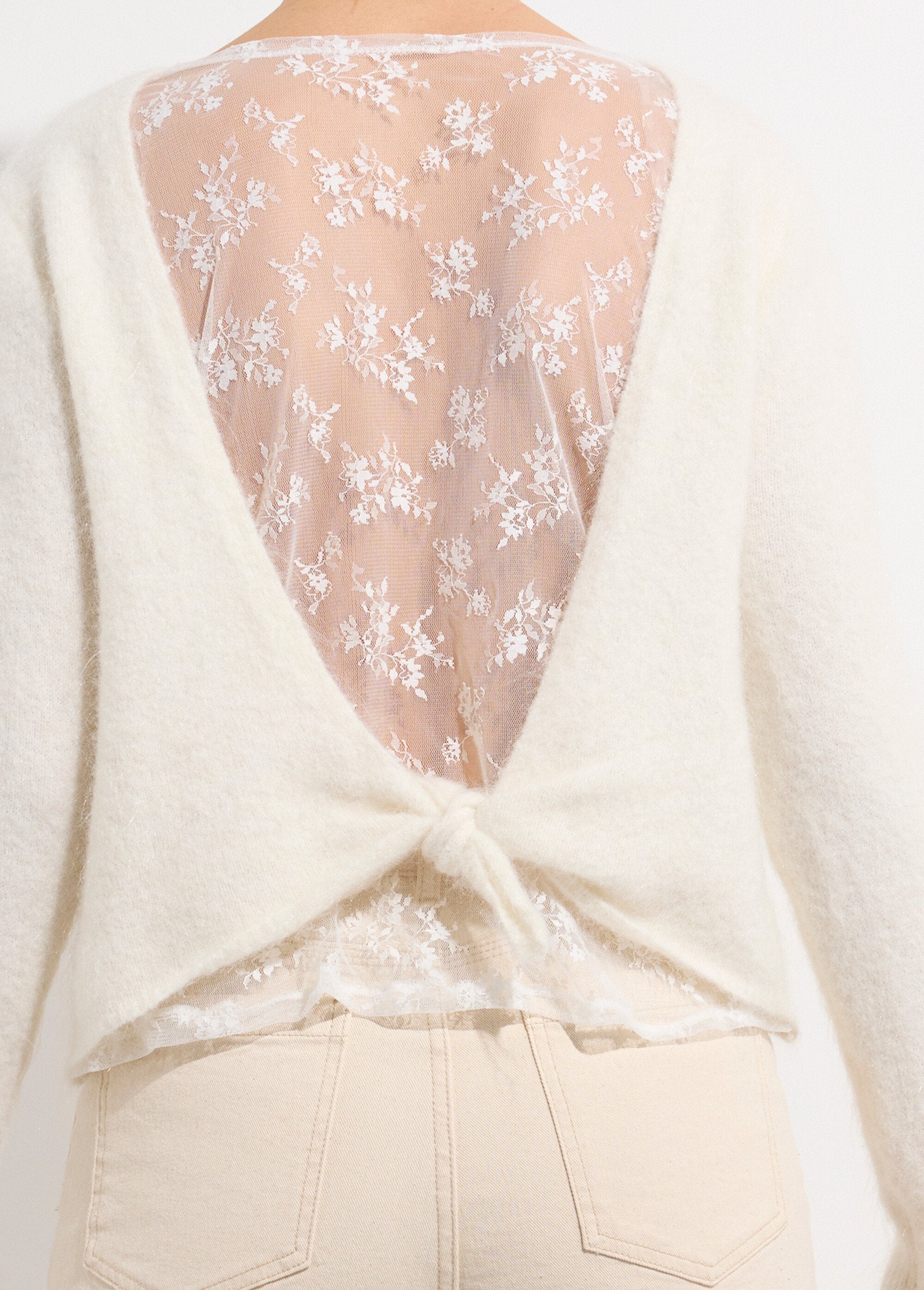 Camisola_com_lã_e_pormenor_de_renda_nas_costas_Ecru_DE2_slim