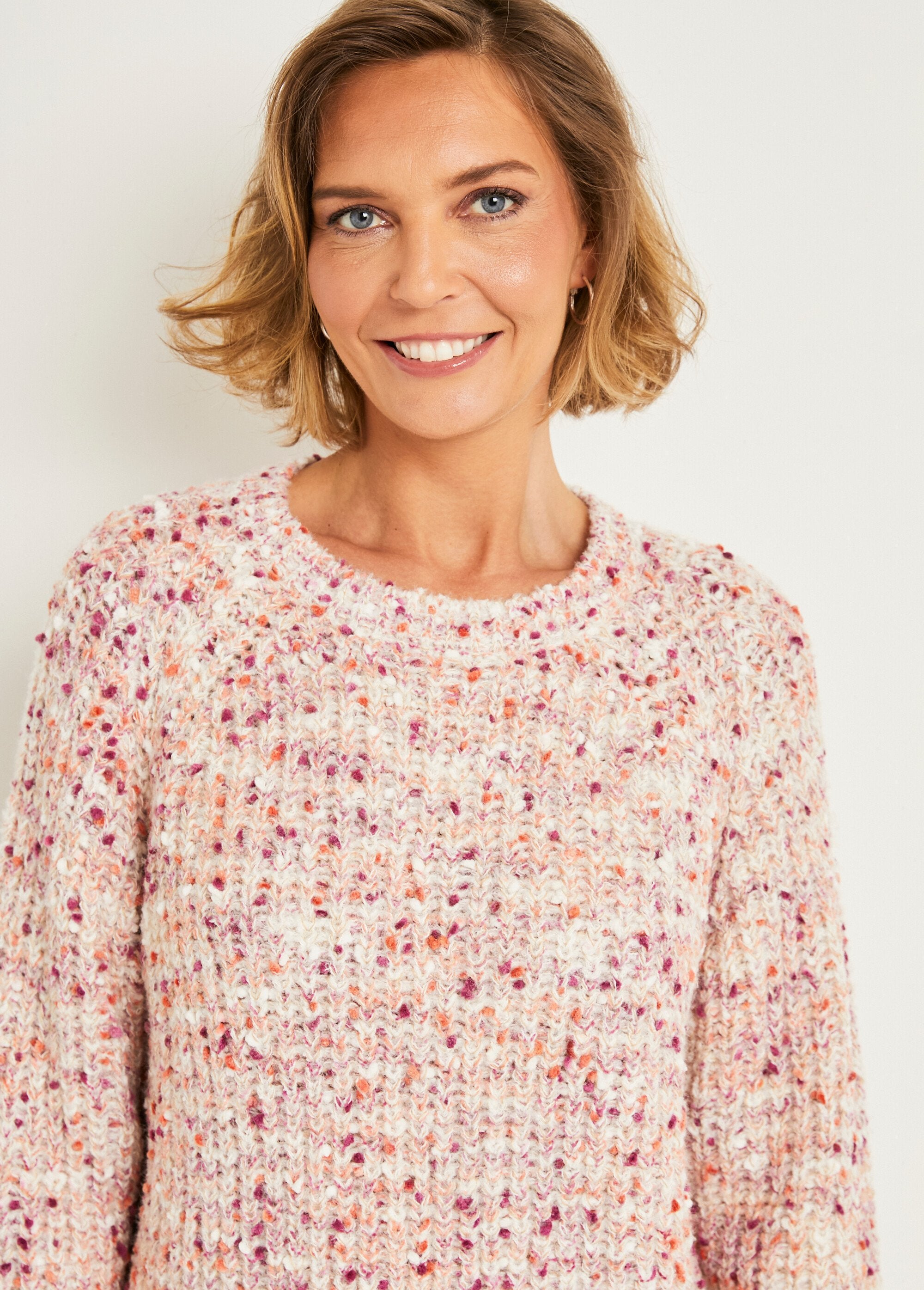 Suéter_quente_de_gola_redonda_com_malha_de_pérolas_extravagante_Beige_DE1_slim