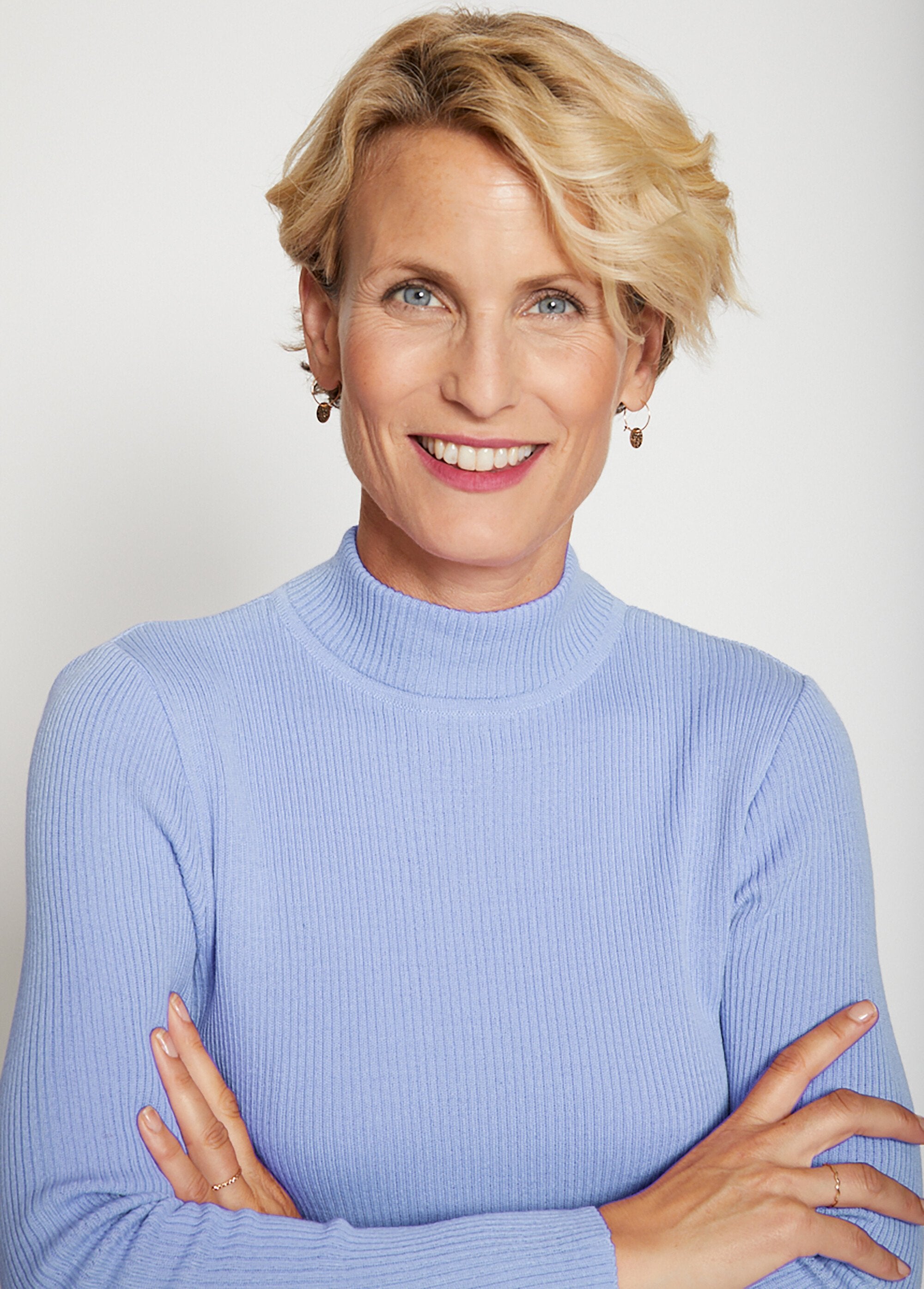 Camisola_de_gola_alta_em_lã_merino_Bleu_DE1_slim