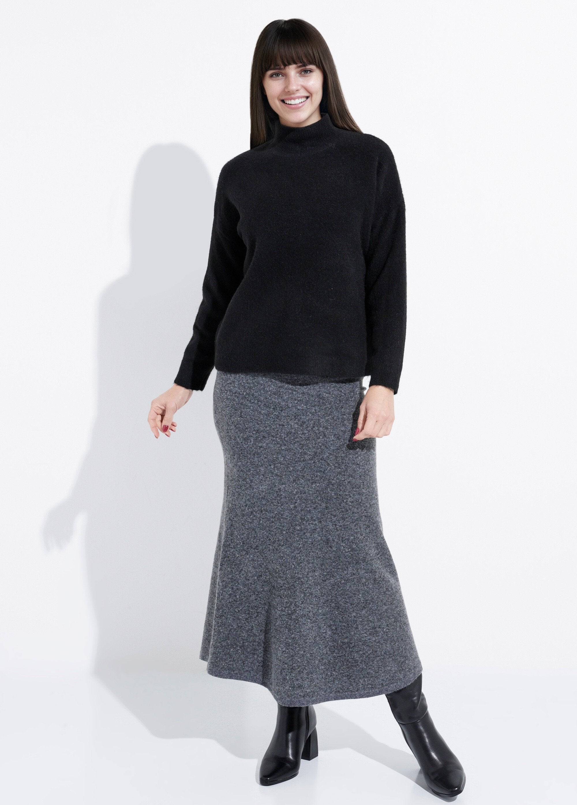 Camisola_de_gola_alta_em_malha_fofa_Noir_SF1_slim