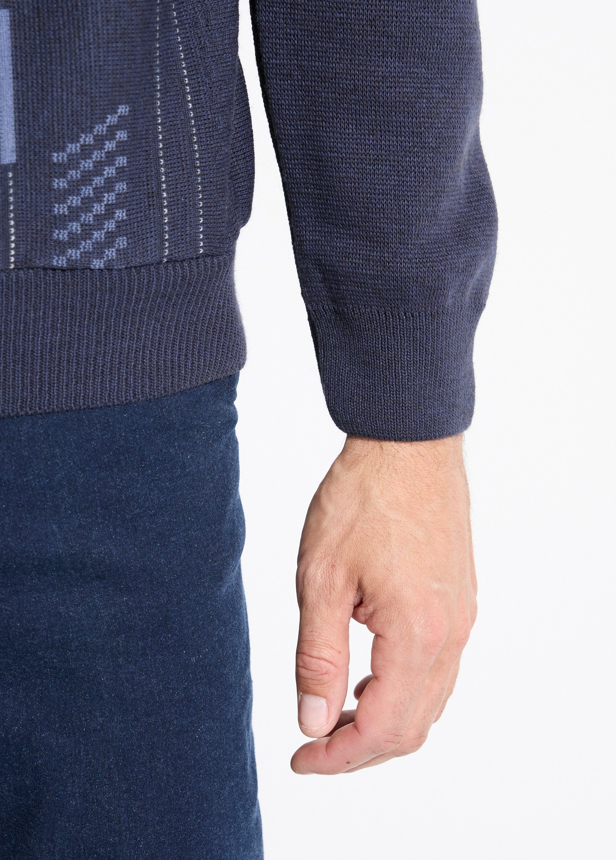 Suéter_de_lã_jacquard_de_manga_comprida_com_botões_e_gola_polo_Marine_DE2_slim