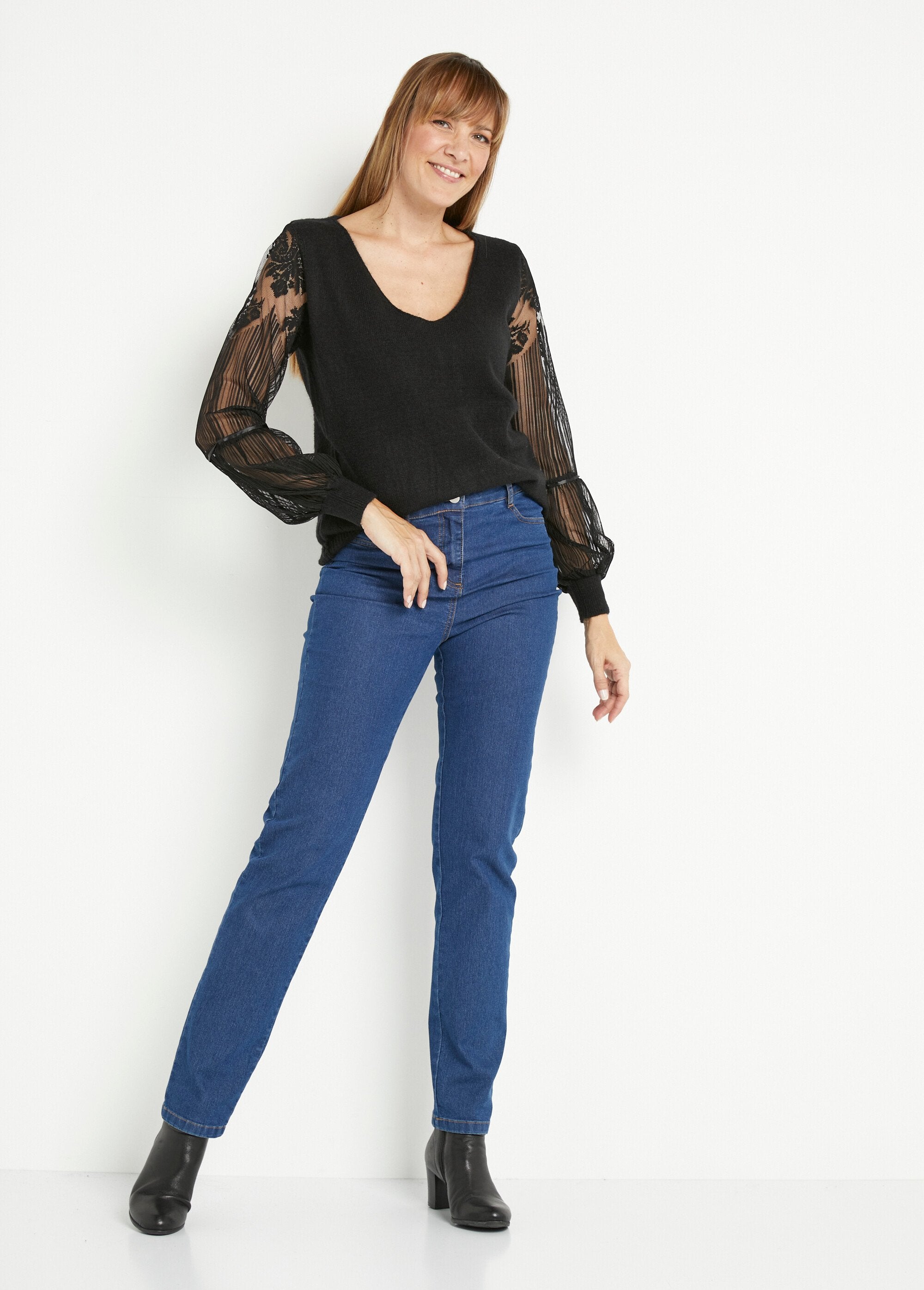 Suéter_decote_V_com_rede_arrastão_e_mangas_de_renda_Noir_SF1_slim