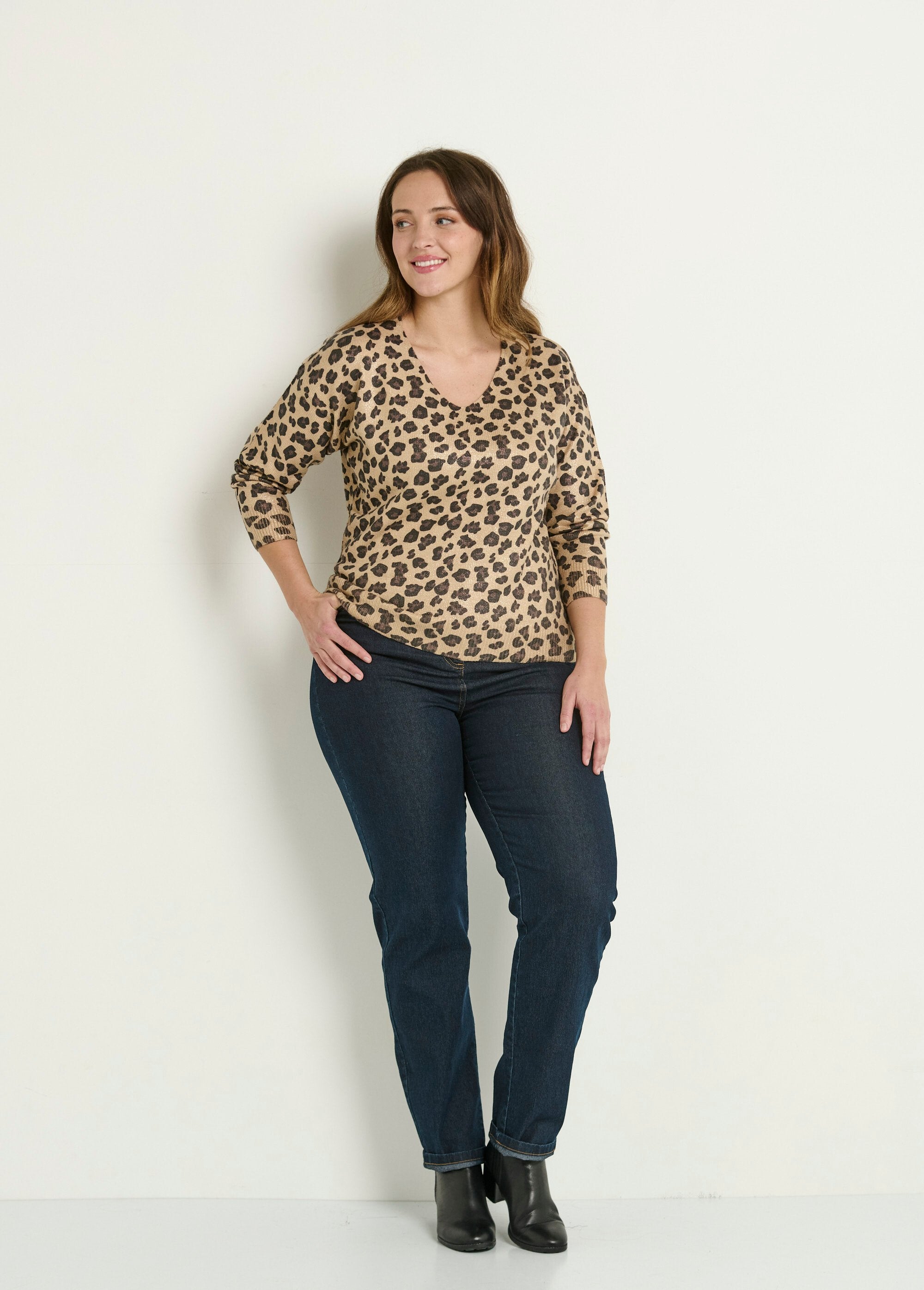 Camisola_metálica_com_decote_em_V_de_leopardo_Leopard_SF1_curvy