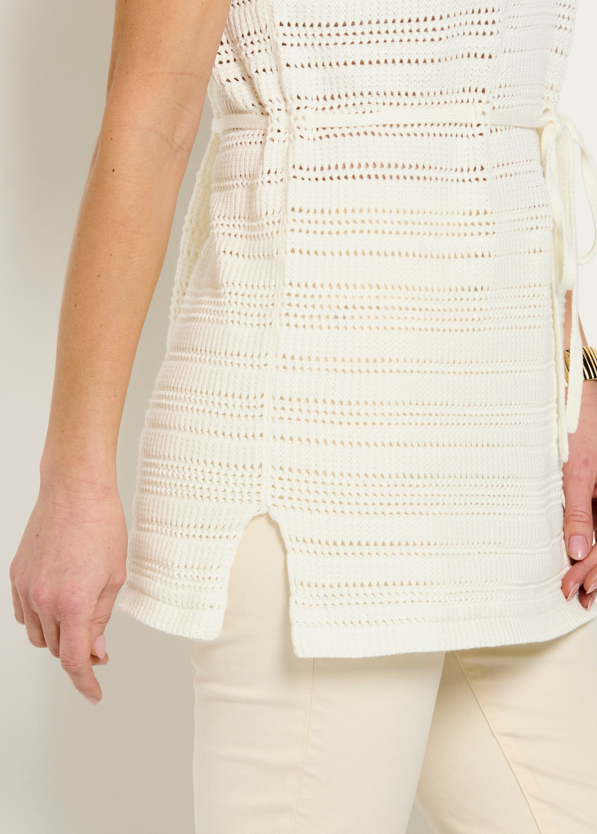 Camisola_longa_de_algodão_com_decote_em_V_e_túnica_de_praia_vazada_Ecru_DE2_slim