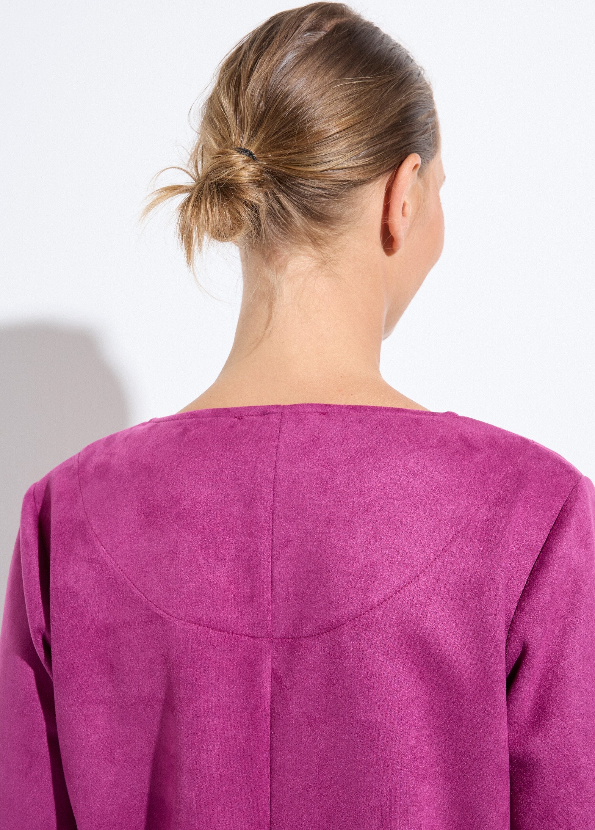 Vestido_curto_completo_em_camurça_lisa_Cassis_DE2_slim