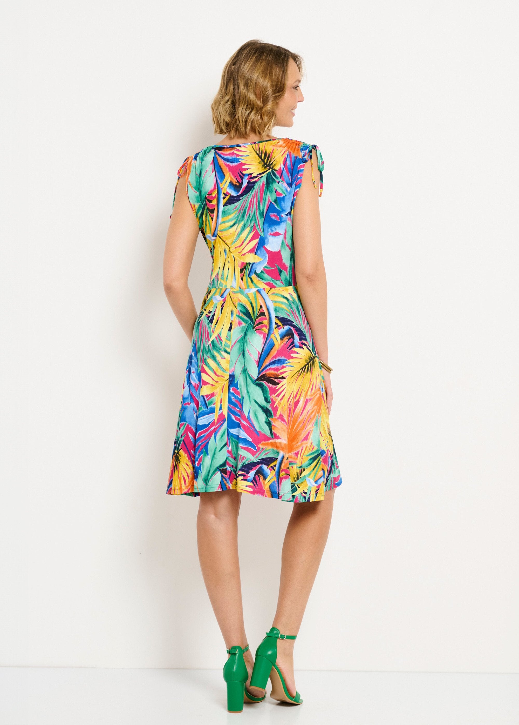 Vestido_curto_com_estampa_tropical_Multicolore_DO1_slim