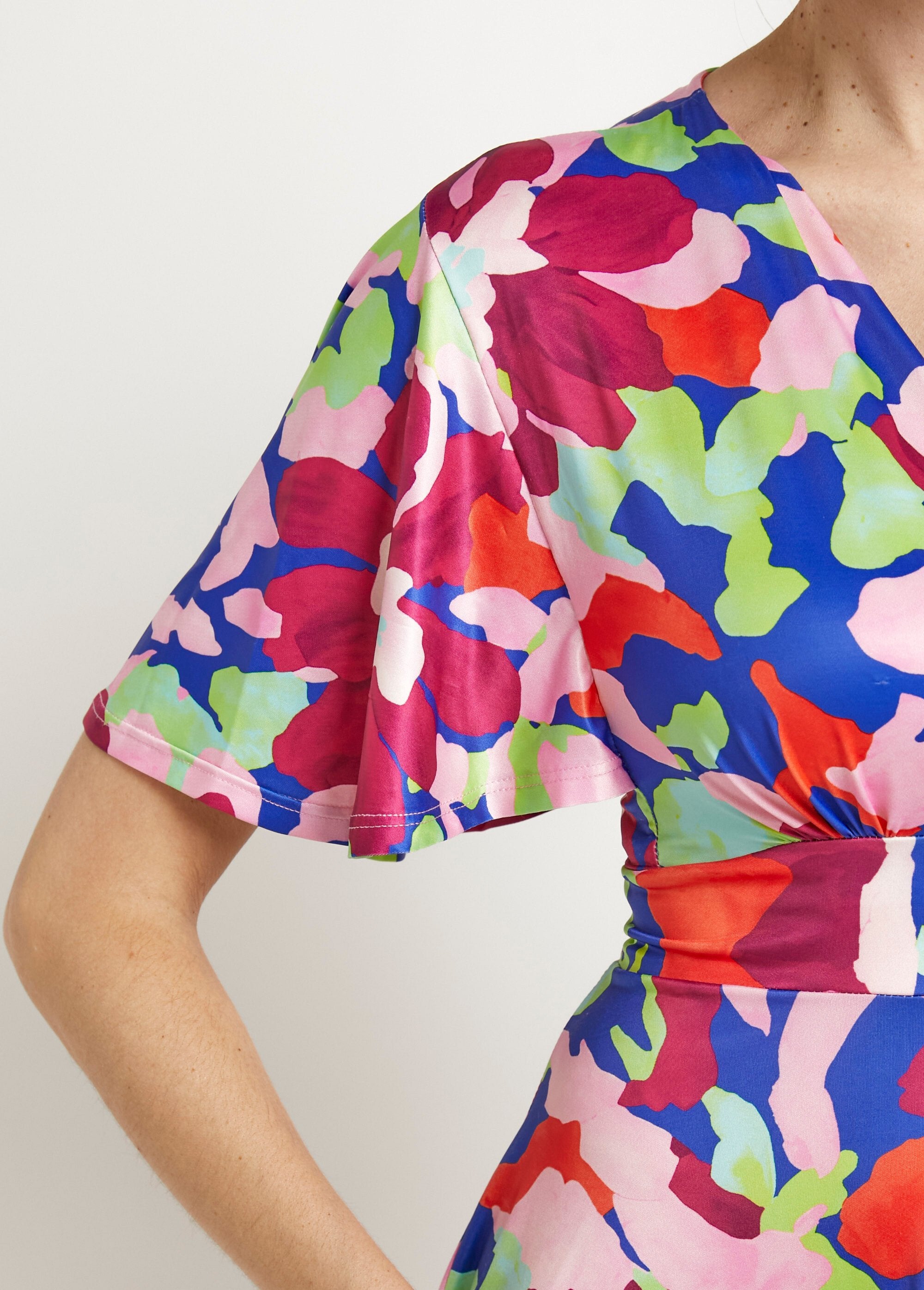 Vestido_envelope_com_manga_borboleta_Arty_Rose_imprime_DE1_slim