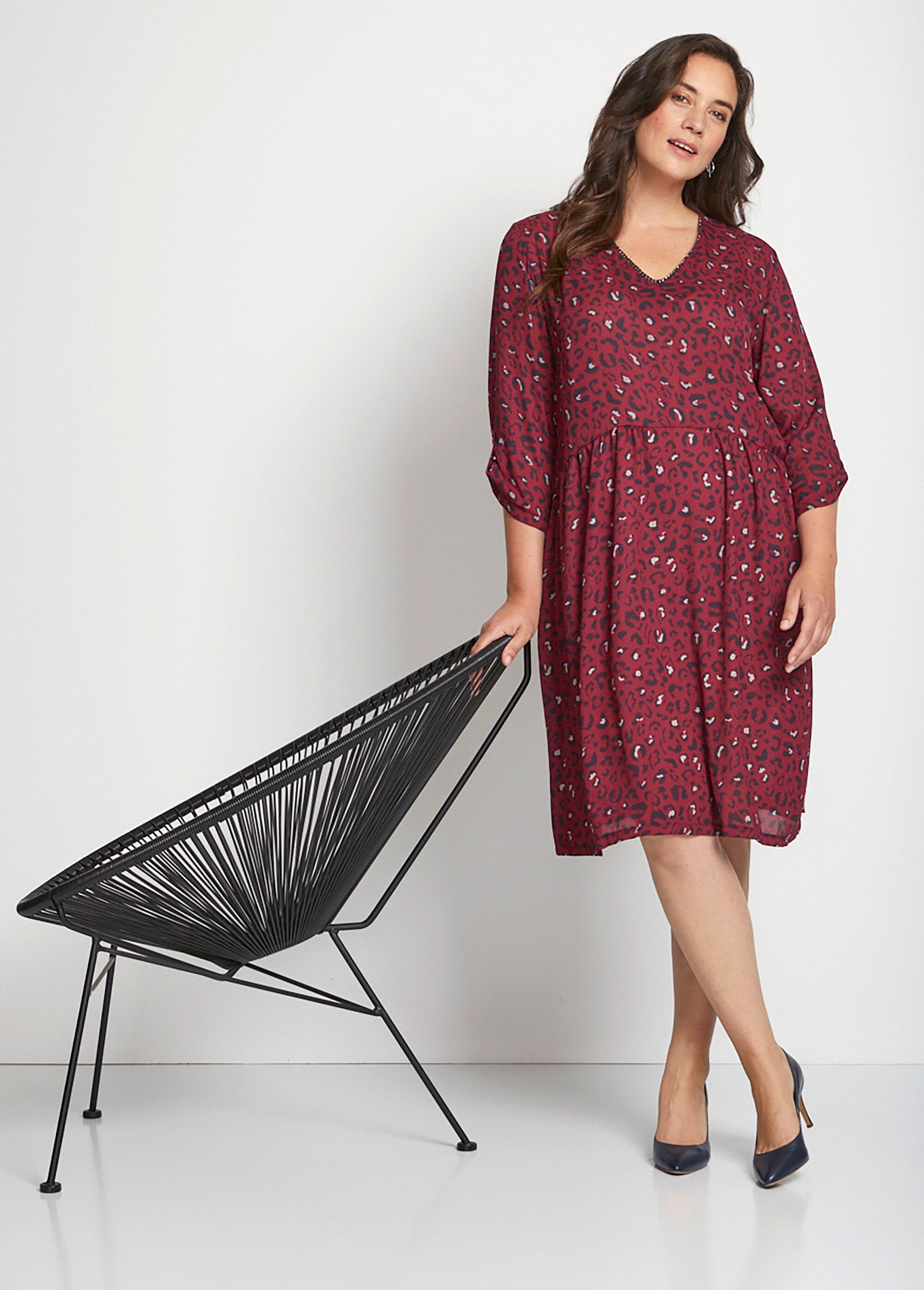 Vestido_curto_evasê_estampa_leopardo_Noir_et_rouge_SF1_curvy