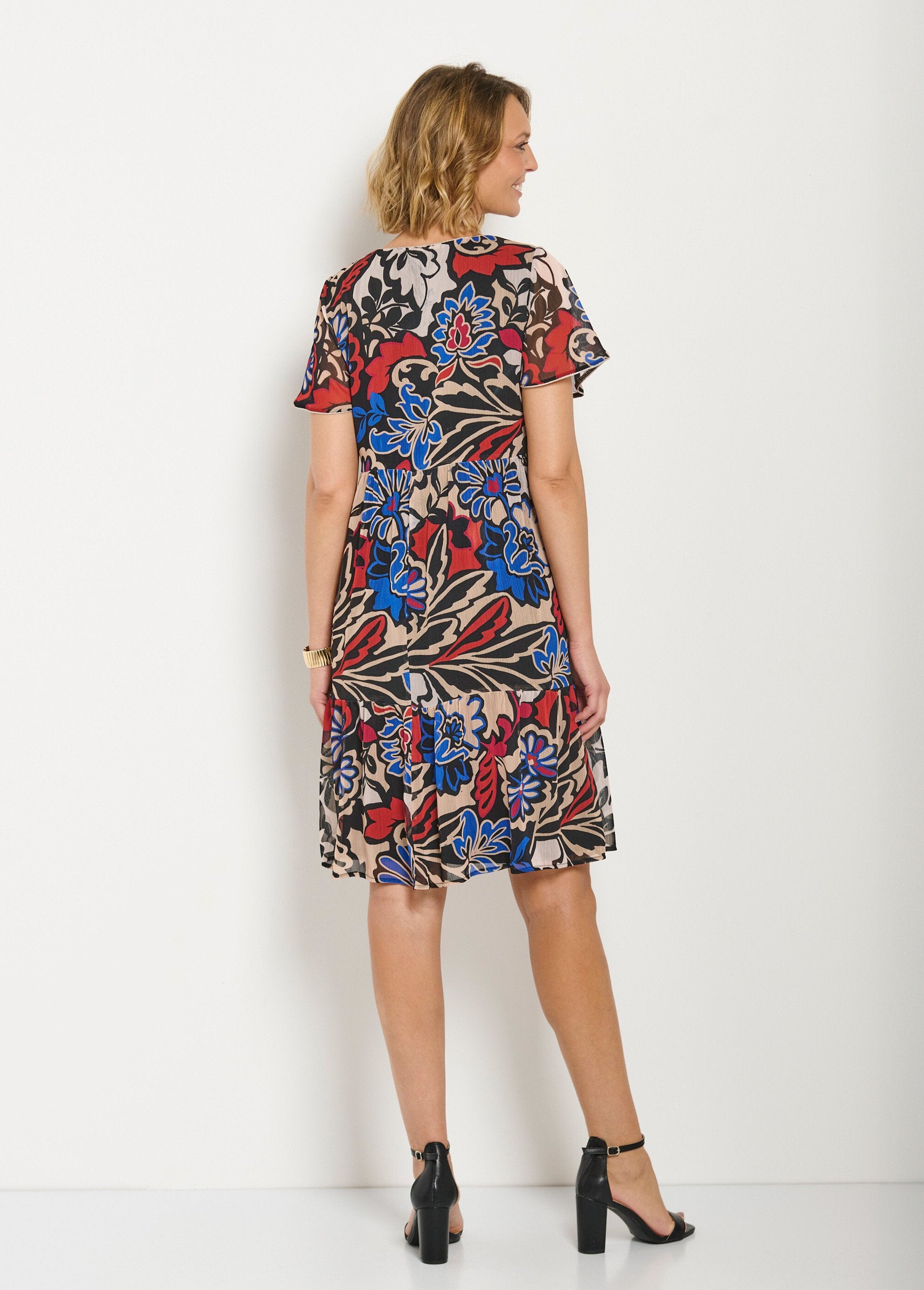 Vestido_curto_evasê_com_voile_estampado_com_babados_Noir_et_ecru_DO1_slim