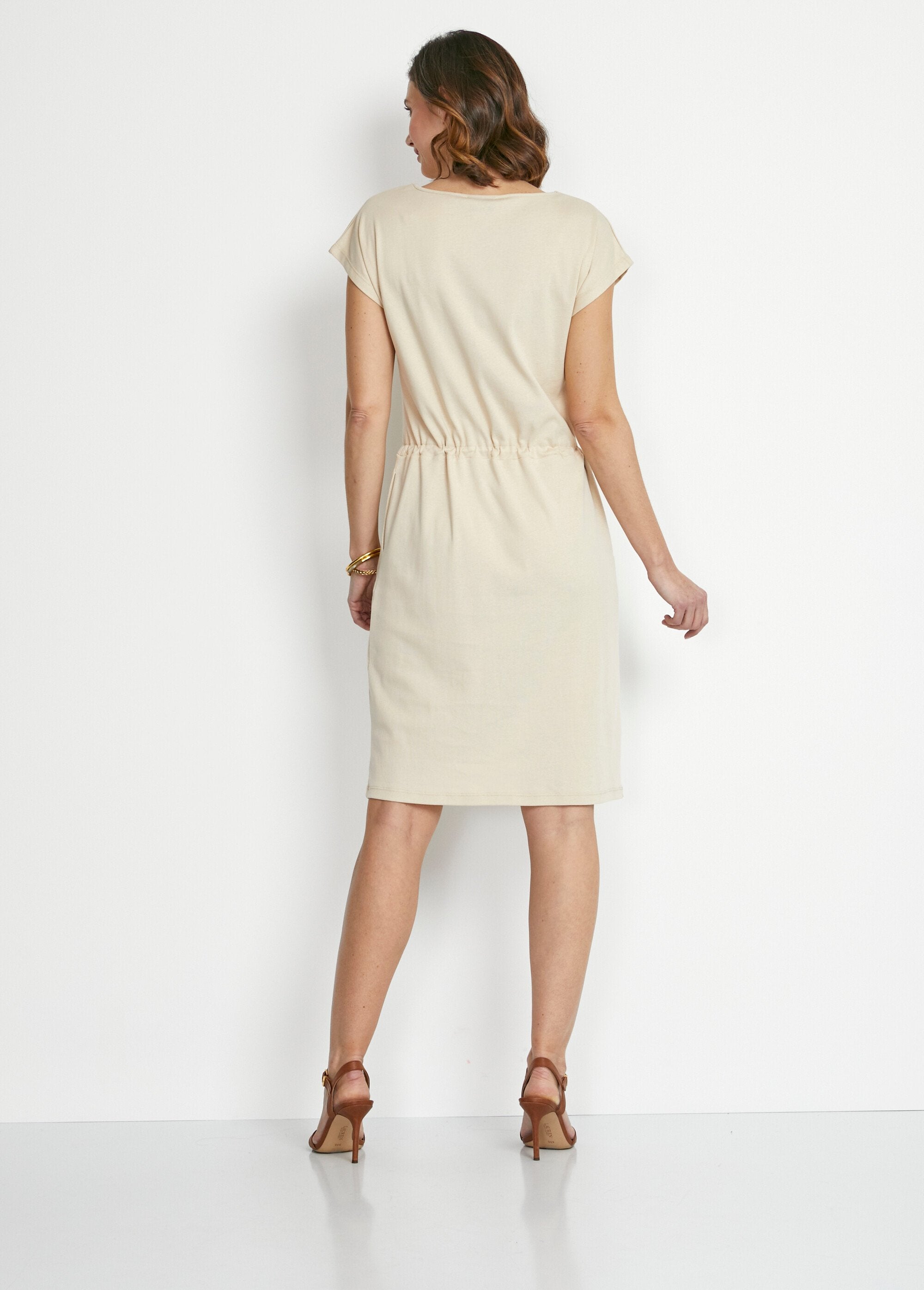 Vestido_curto_de_praia_com_mangas_quimono_Sable_DO1_slim