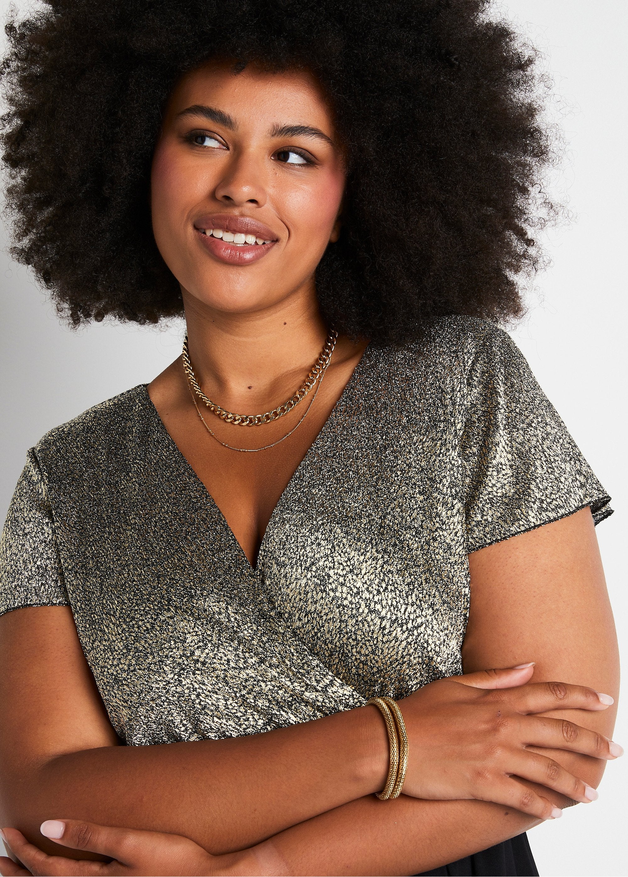 Vestido_longo_em_dois_tons_Preto_e_dourado_DE1_curvy