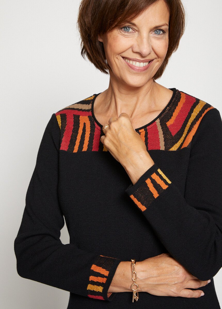 Vestido_de_malha_jacquard_chique_Fond_noir_DE2_slim