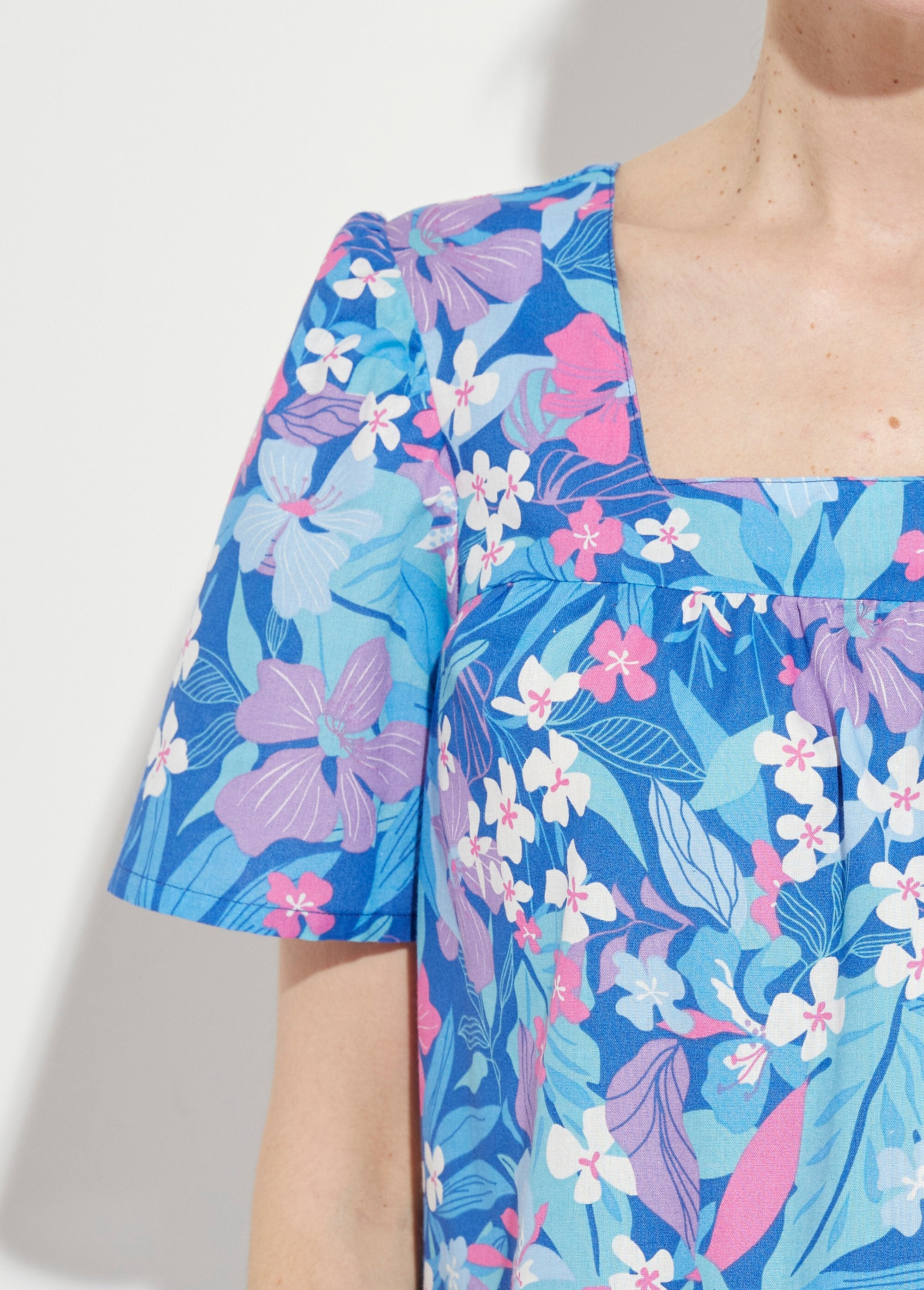 Vestido_avental_de_manga_curta_Bleu_DE2_slim