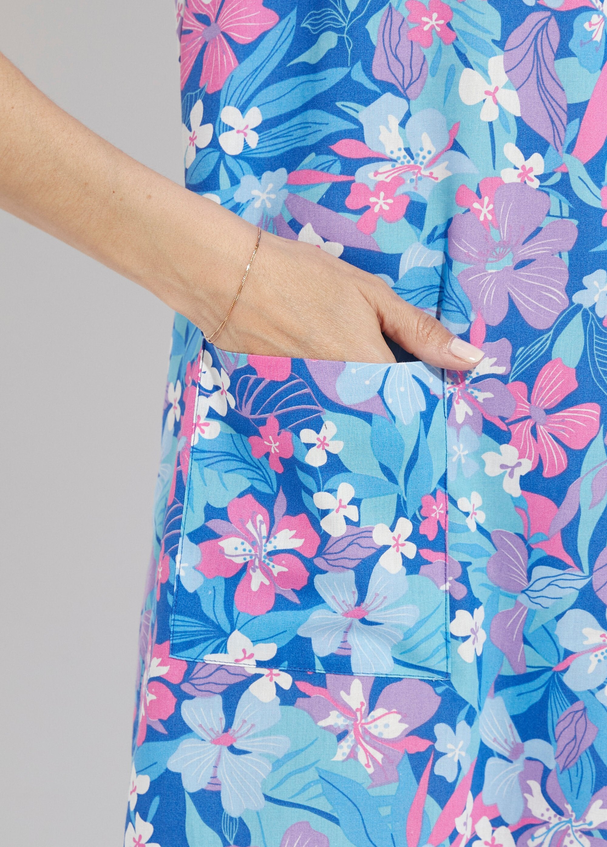 Vestido_avental_de_manga_curta_Bleu_DE3_slim