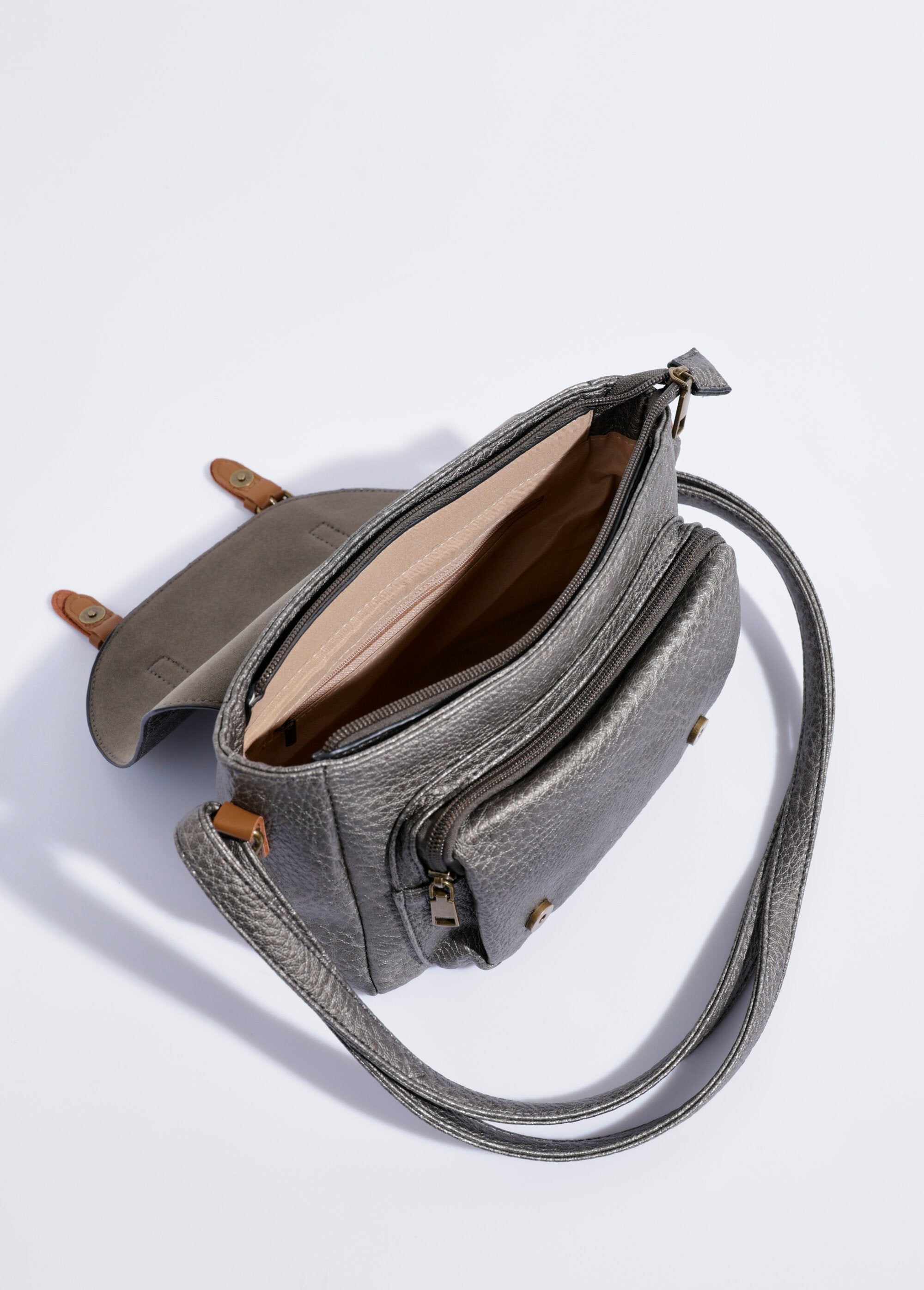 Bolsa_tipo_mochila_de_couro_sintético_com_alça_de_ombro_Bronze_DE2_slim